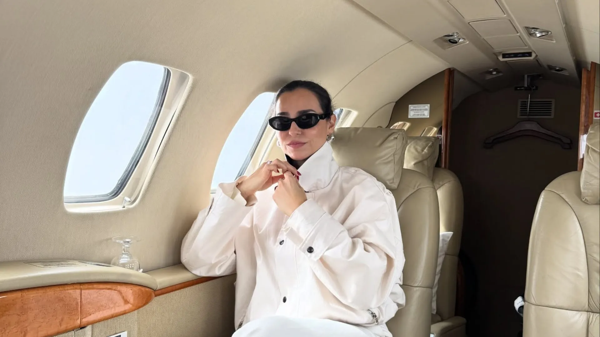 
                    Vanessa Martins viaja de jato privado e explica: 