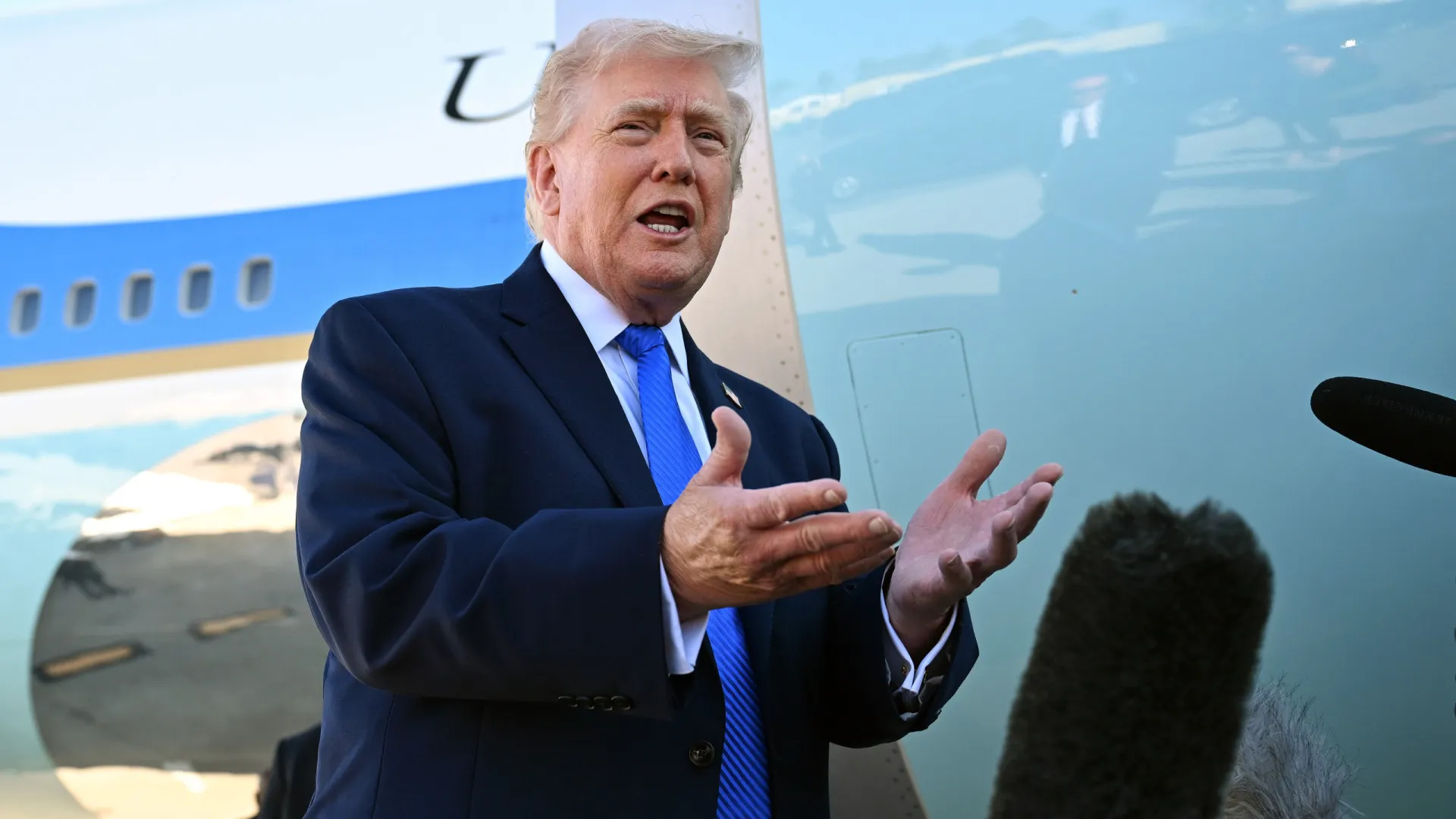 
                    Trump ordena criação de lista nacional de eleitores que deve ser contestada
                