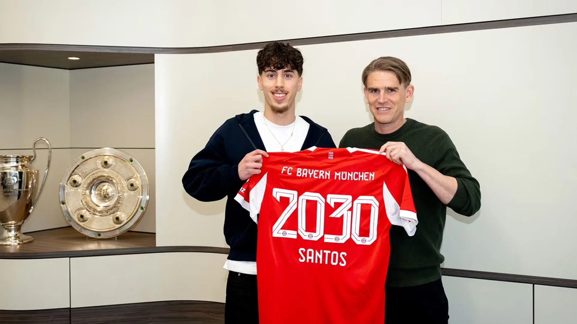 Oficial: Médio português assina contrato profissional com o Bayern