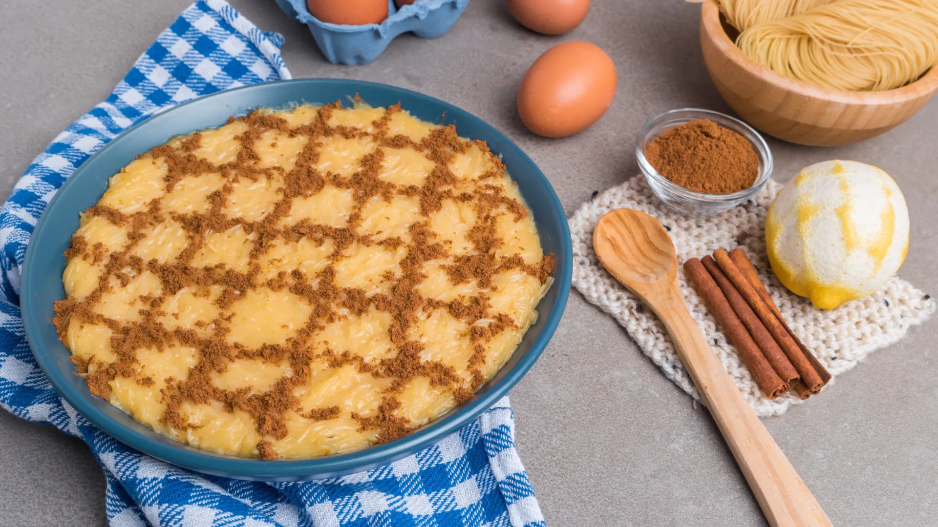 
                    É assim que se faz a tradicional aletria. A receita é de Filipa Gomes
                