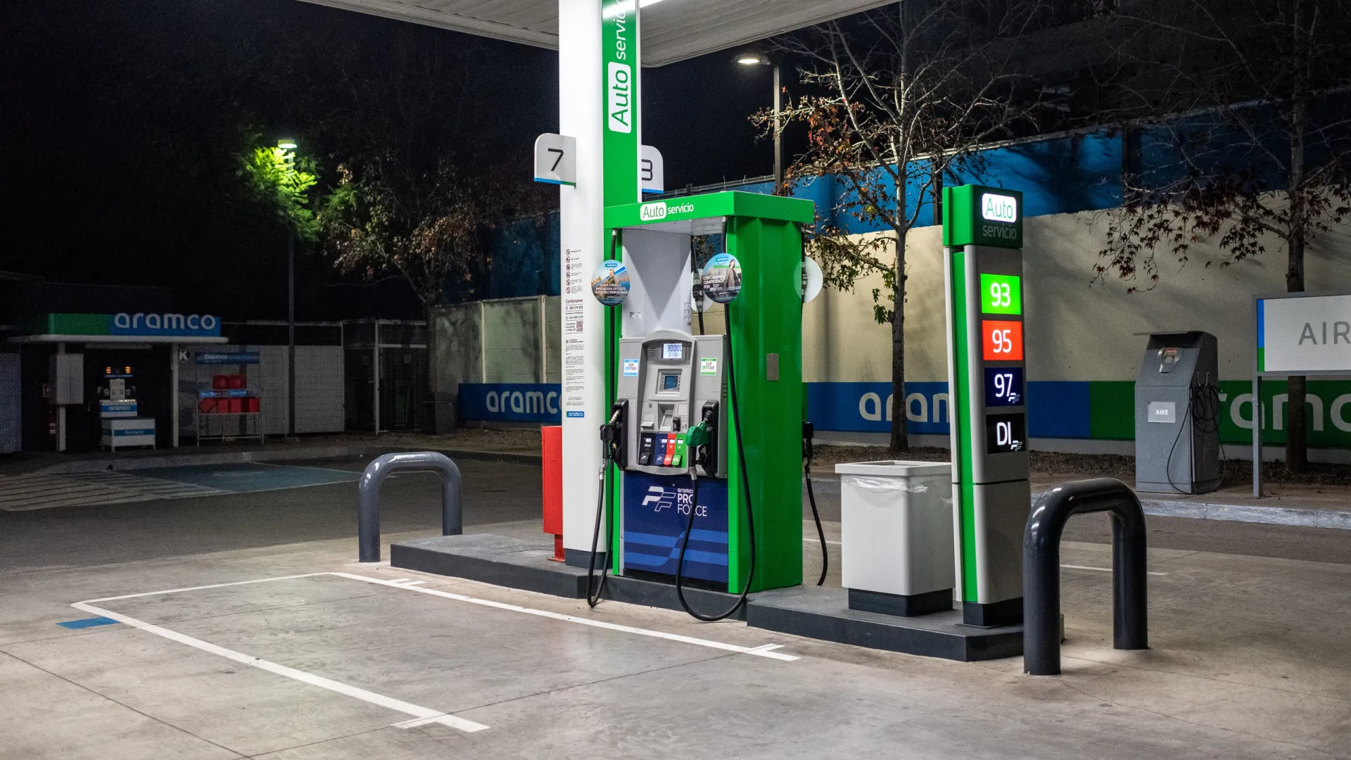 
                    Chile anuncia subida histórica dos combustíveis devido à guerra no Irão
                