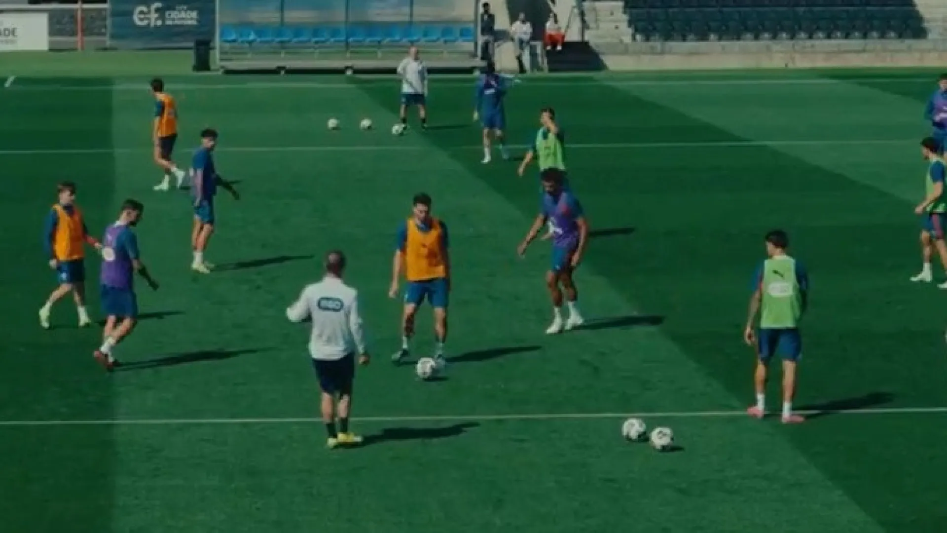 
                    Seleção treina antes da partida para o México com duas baixas de peso
                