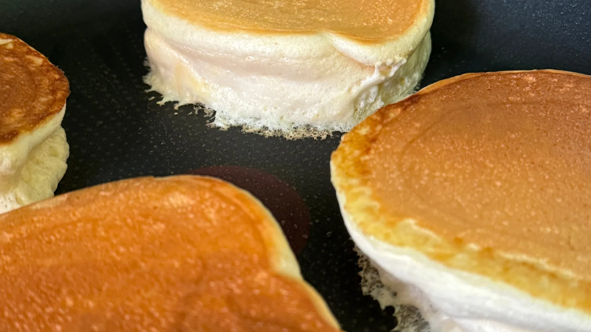 
                    Panquecas altas e fofas. Eis a 