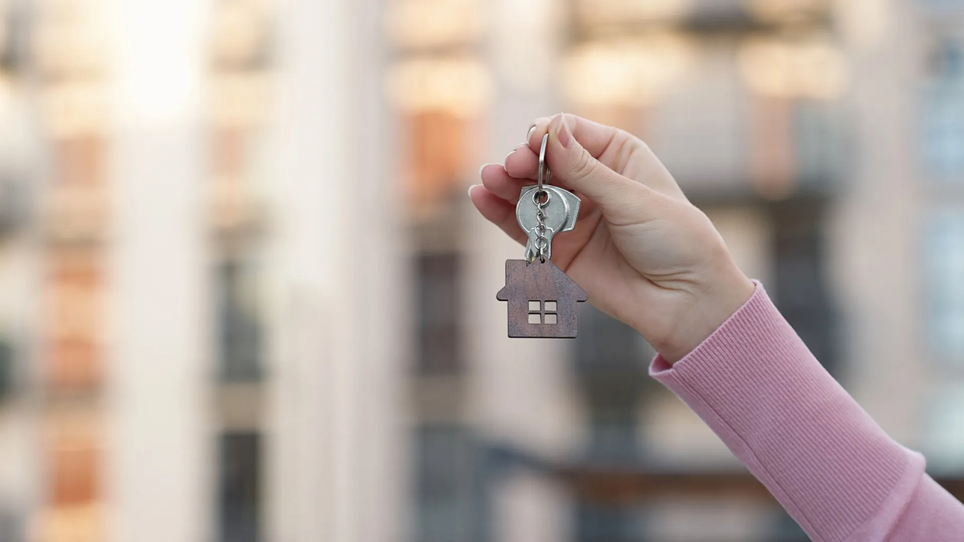 
                    Comprar casa por cá exige esforço superior a 40% do rendimento mediano
                