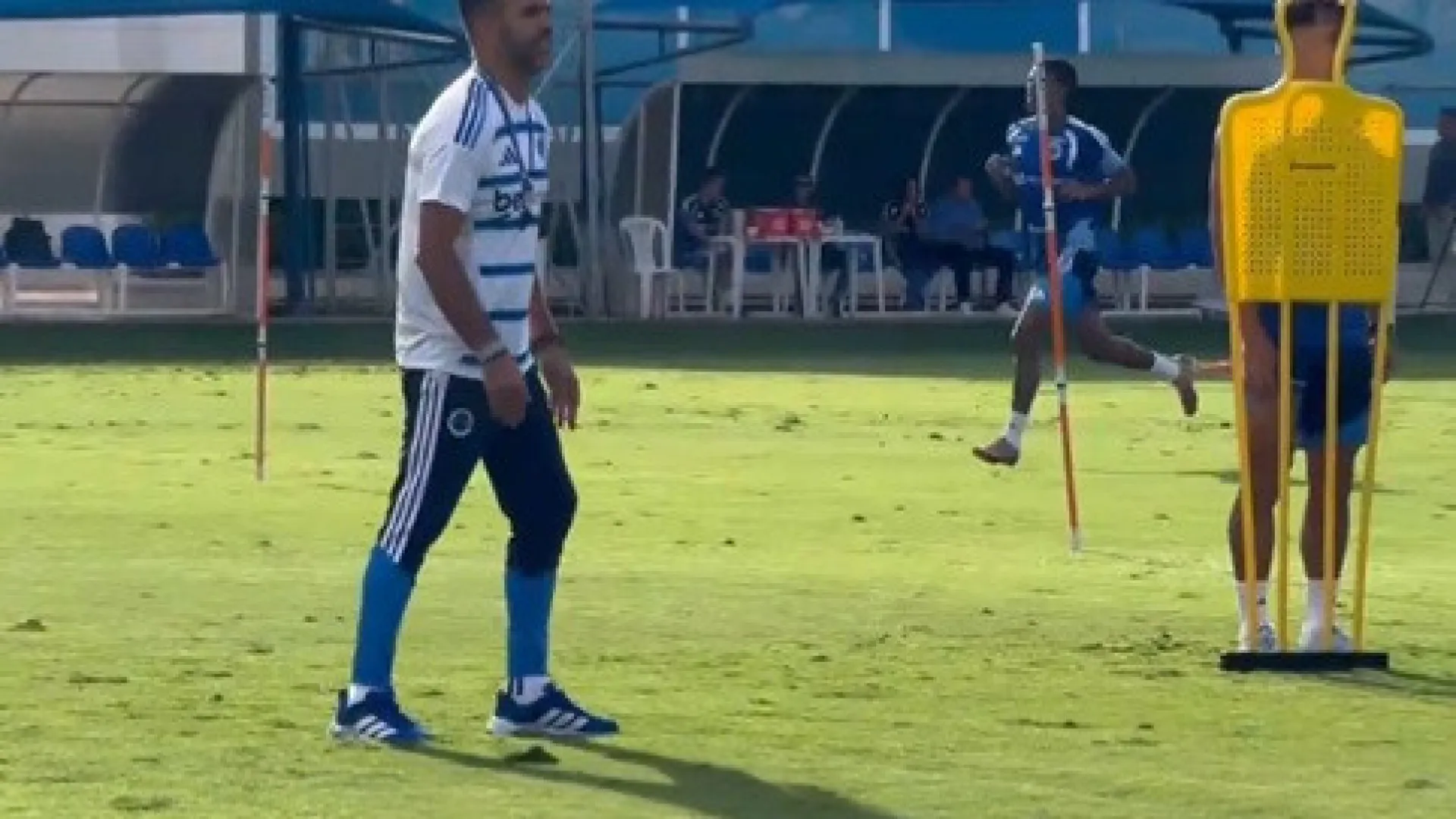 
                    Artur Jorge já colocou mãos à obra no regresso ao Brasileirão
                