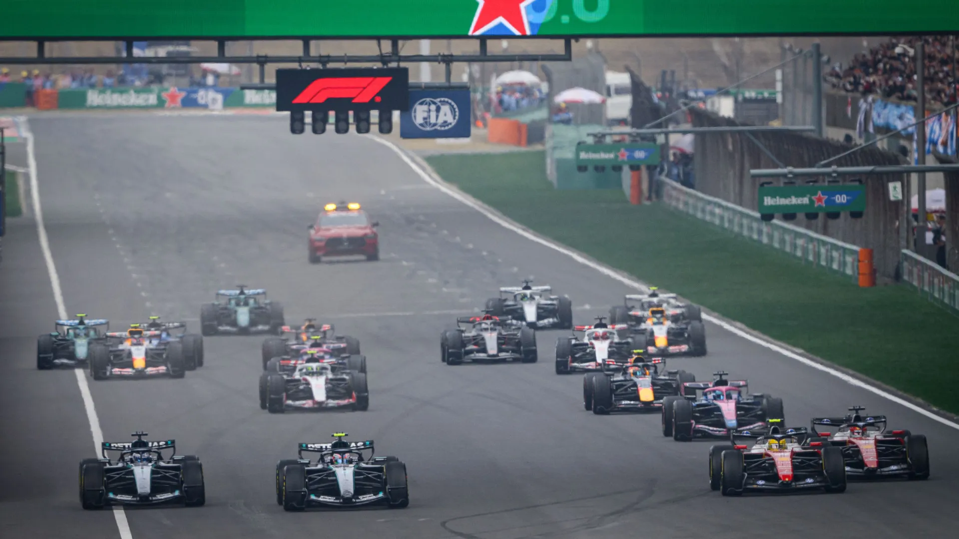 
                    Fórmula 1 avança para a terceira ronda: Os horários do GP do Japão
                