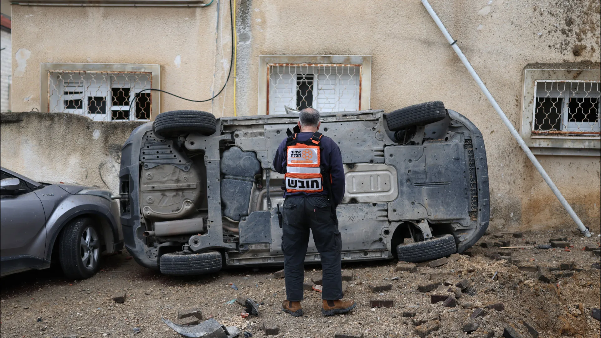 
                    Novos ataques hoje dos EUA e Israel provocam pelo menos 17 mortos
                