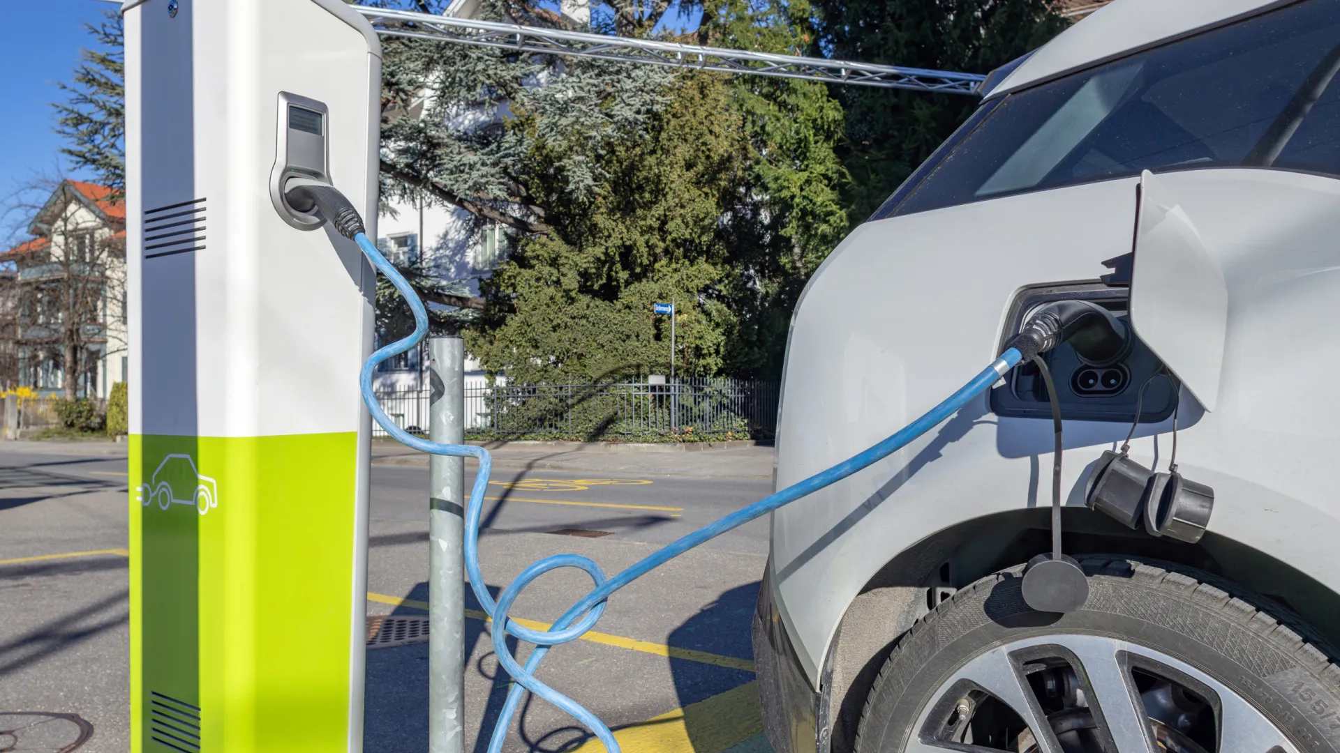 
                    Conheça as regras de carregamento elétrico em novas construções
                