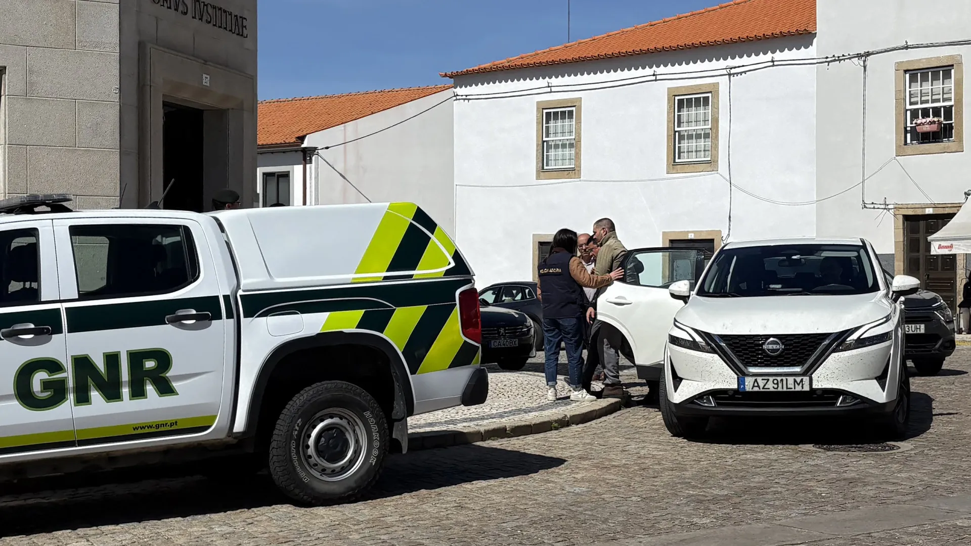 
                    Prisão preventiva para francês suspeito de matar atual e ex-companheira
                