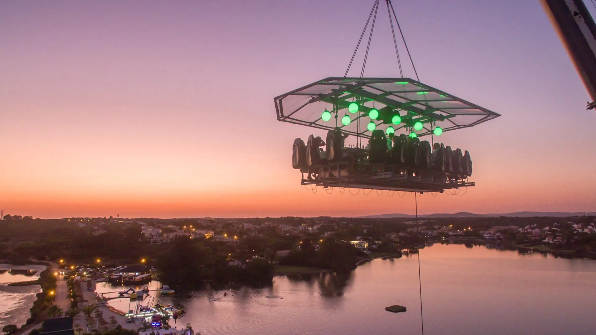 
                    Quer jantar nas nuvens? 