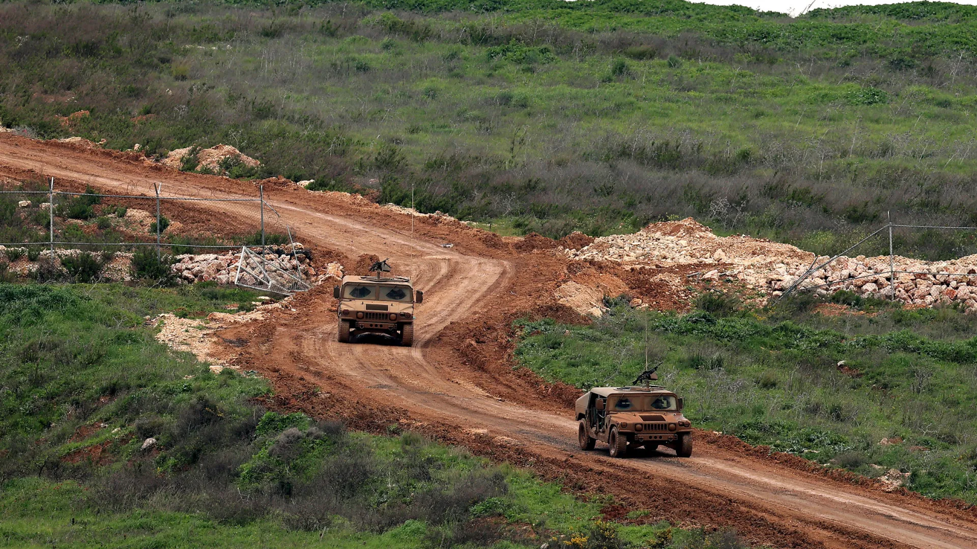 
                    Israel envia divisão do exército para reforçar operações no Líbano
                