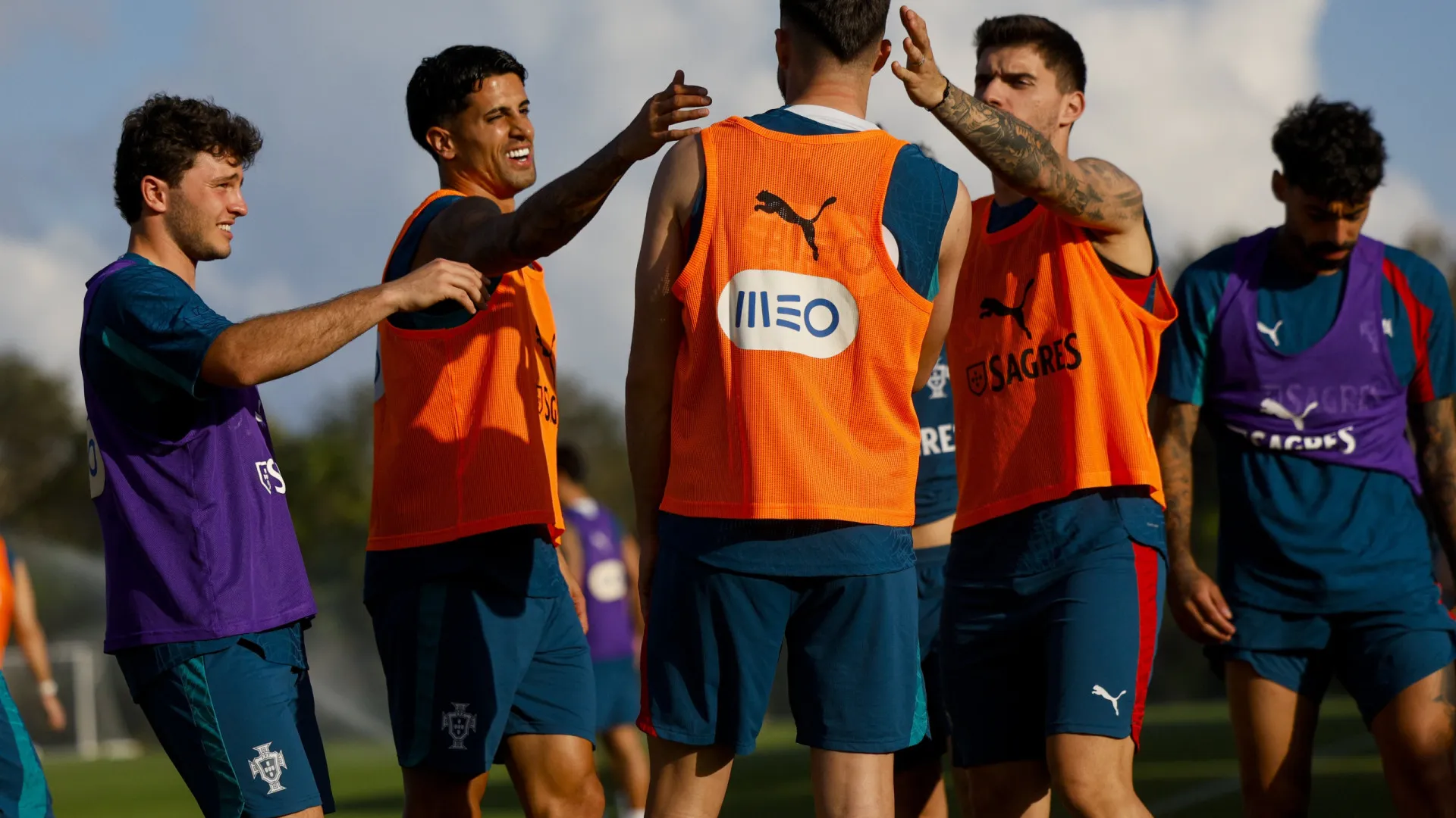 João Neves e Pedro Gonçalves sem limitações no treino de Portugal