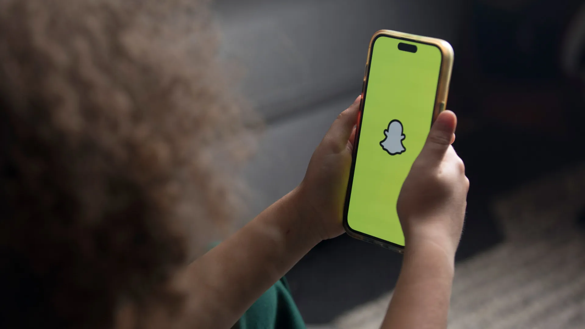 
                    Snapchat investigado na Europa por aliciamento sexual de crianças
                