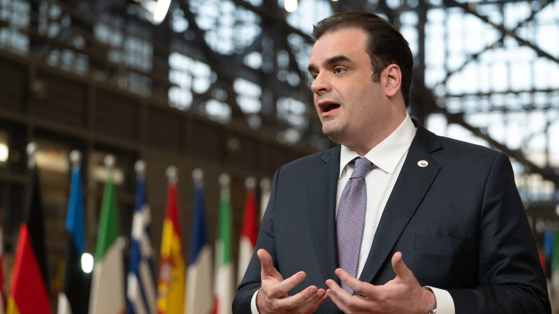 Eurogrupo defende que UE deve estar "alerta e pronta para responder"