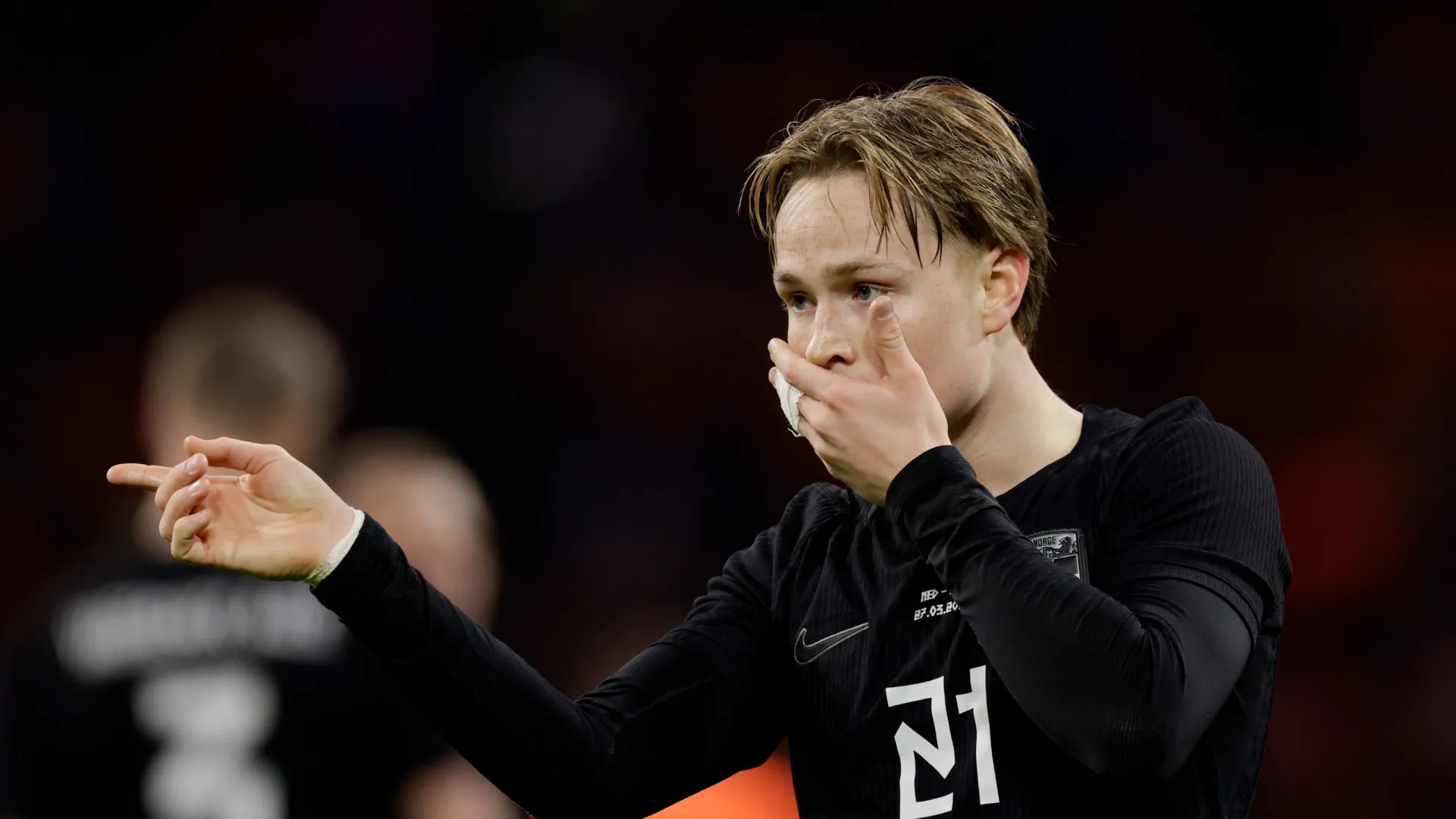 Schjelderup faz golaço, mas Noruega perde. Maxi Araújo empata Inglaterra