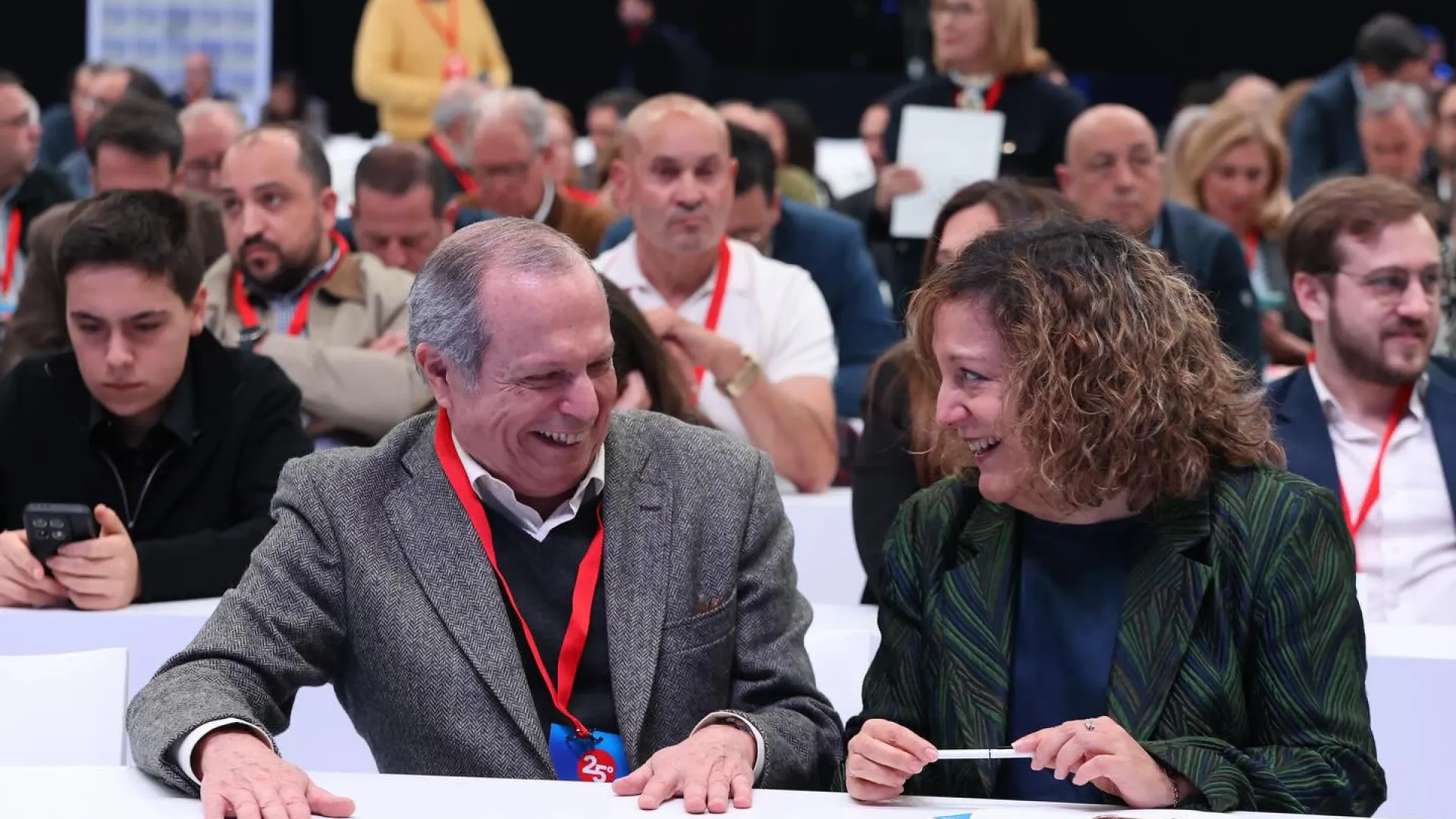 PS "deve continuar a querer ser parte das soluções", defende Carlos César