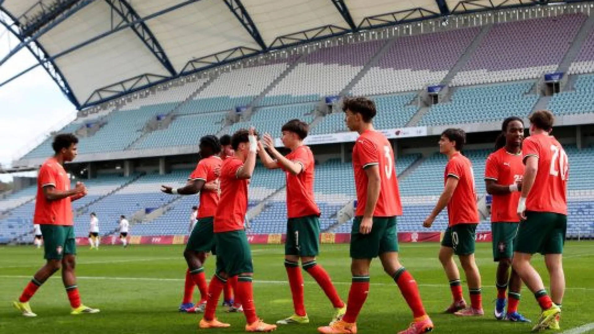 
                    Portugal sofre nova derrota e compromete ida ao Europeu sub-17
                
