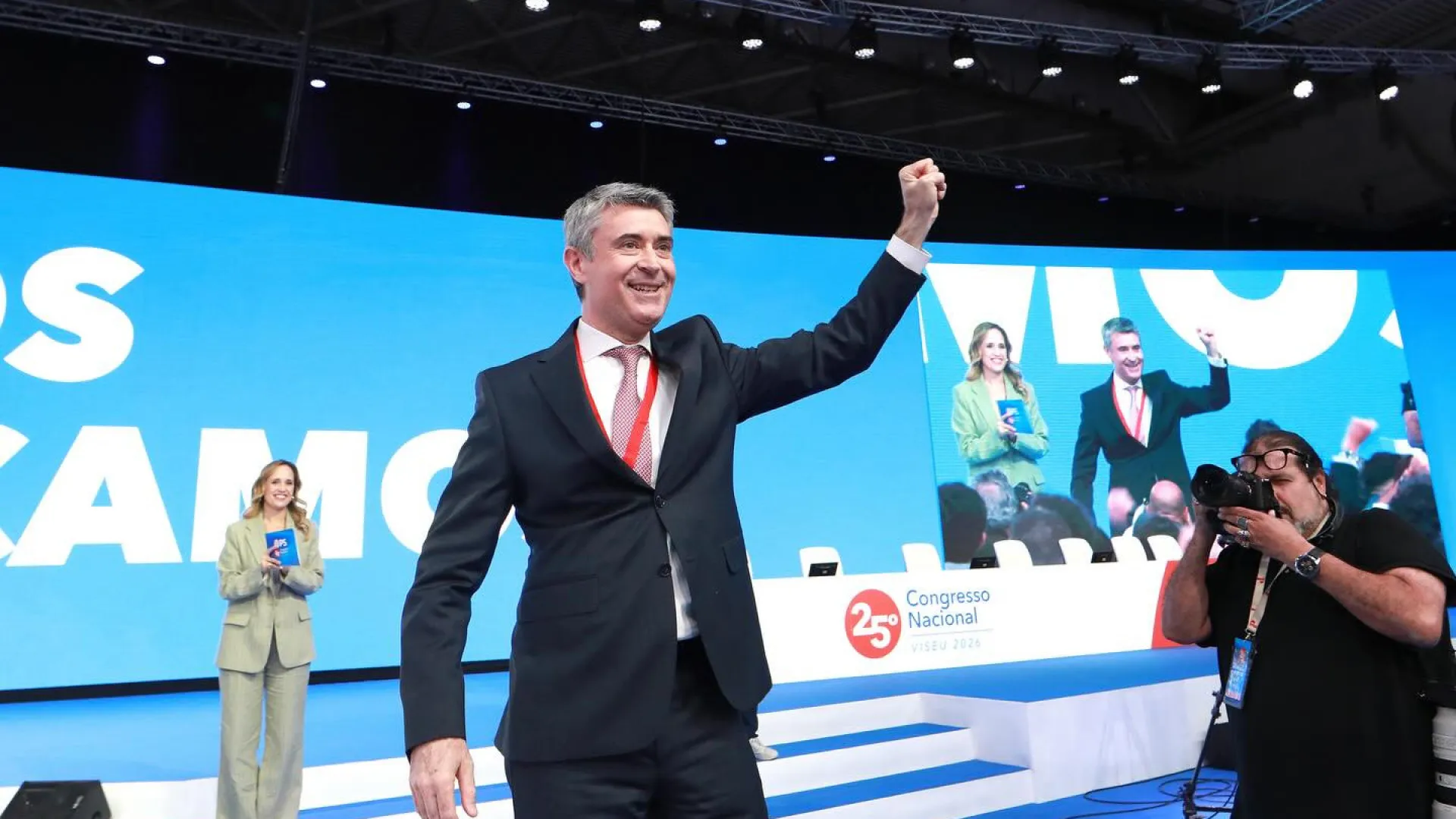 
                    Moção de Carneiro acusa AD de 