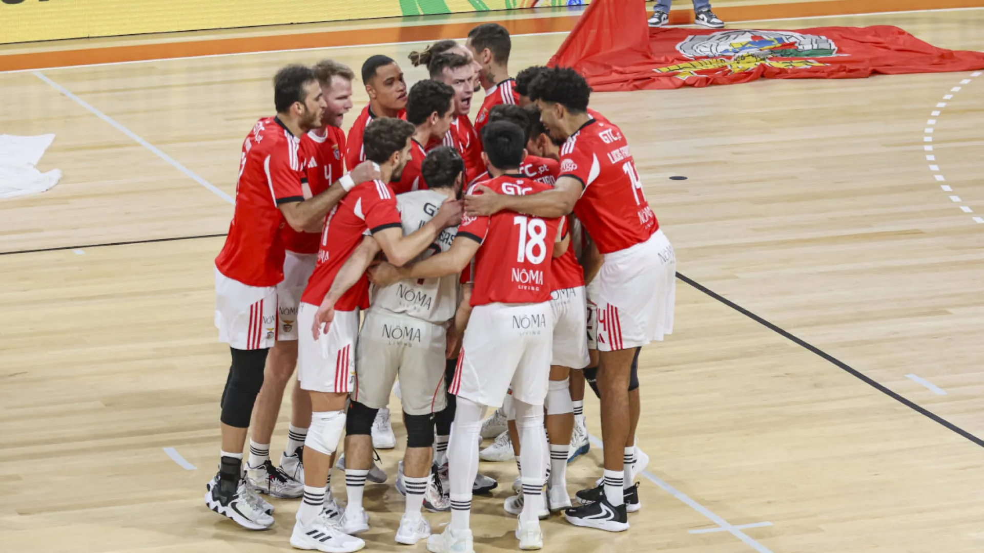 Benfica bate Espinho em jogo com caso de racismo. Sporting também vence