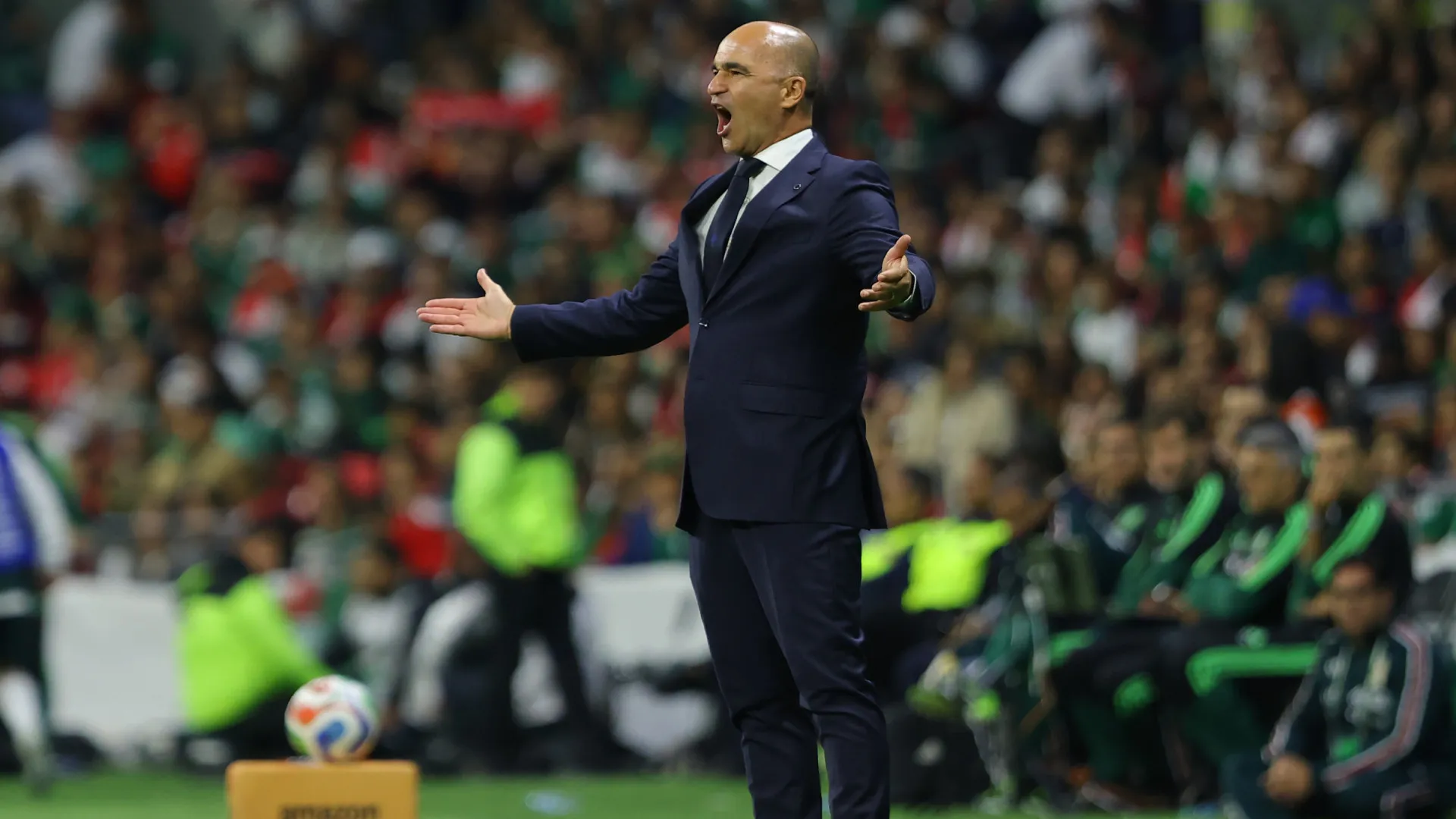 
                    De Paulinho a Vitinha. O que disse Roberto Martínez após empate no México
                