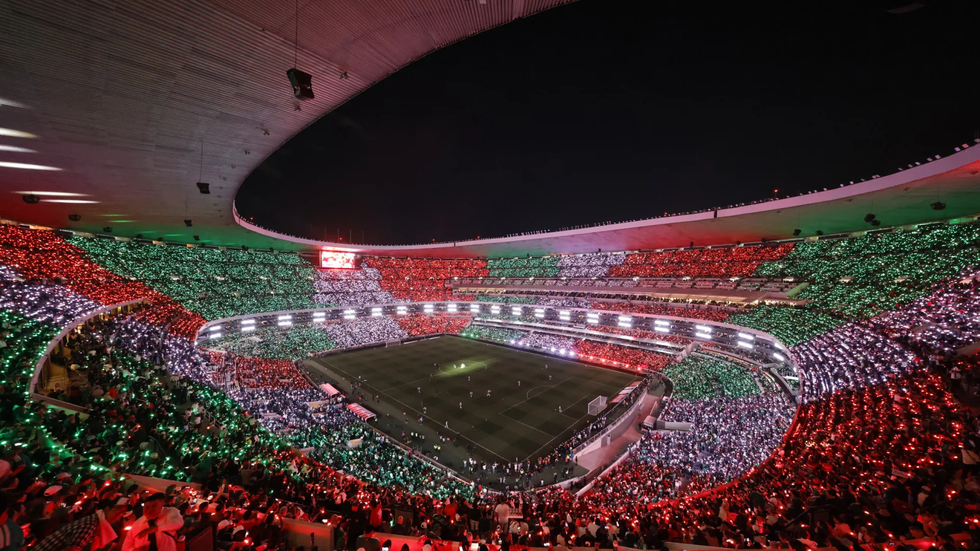 
                    Adepto mexicano morreu após queda das bancadas antes do México-Portugal
                