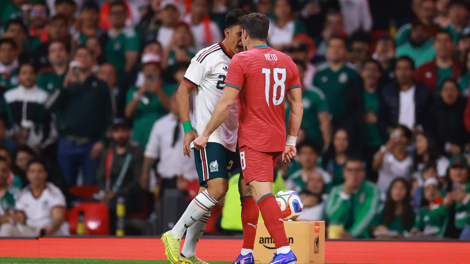 Pedro Neto exaltou-se e protagonizou confronto no México-Portugal