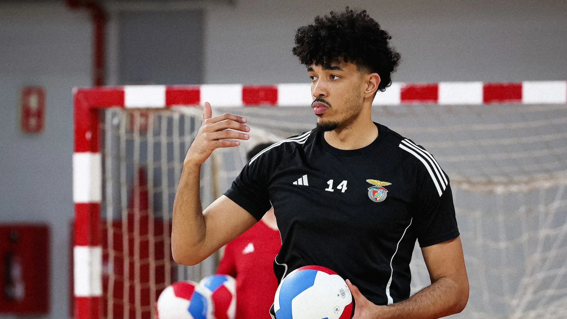 "Ultrapassou uma barreira". Jogador do Benfica reage a insultos racistas