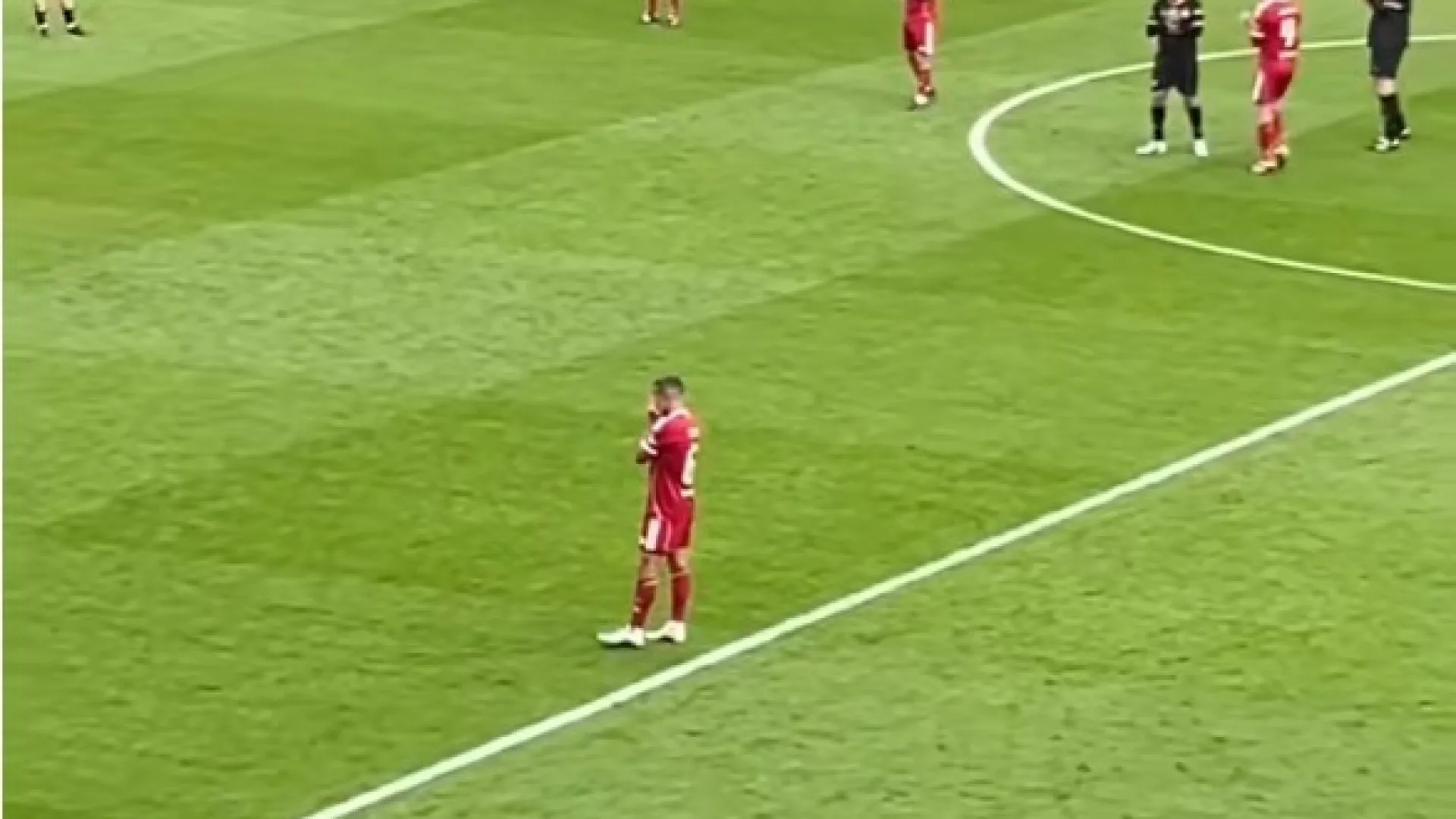 Sempre no coração. A reação de Thiago Alcântara à homenagem a Diogo Jota