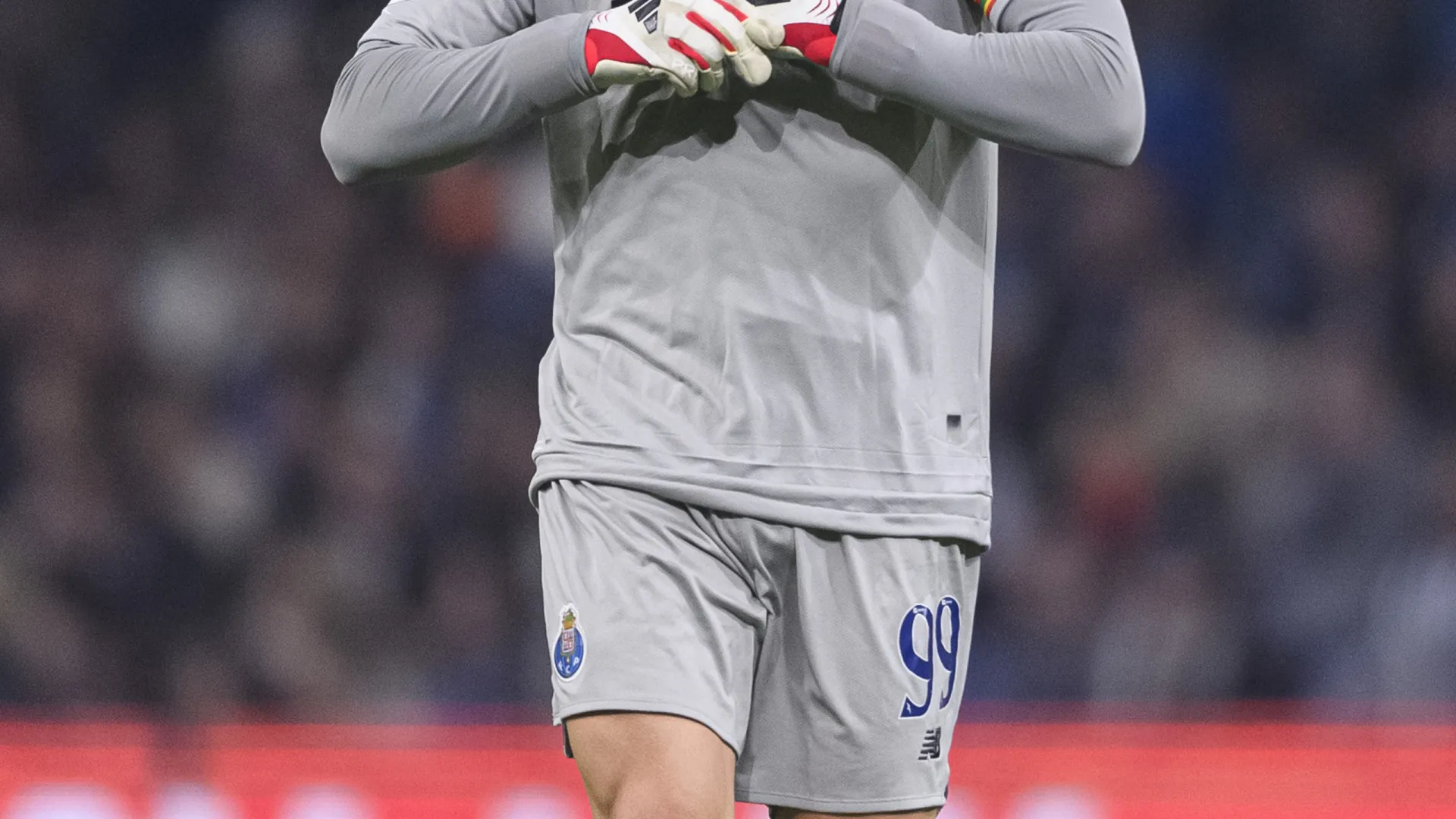 Problemas à vista? Diogo Costa coloca interrogações na baliza de Farioli