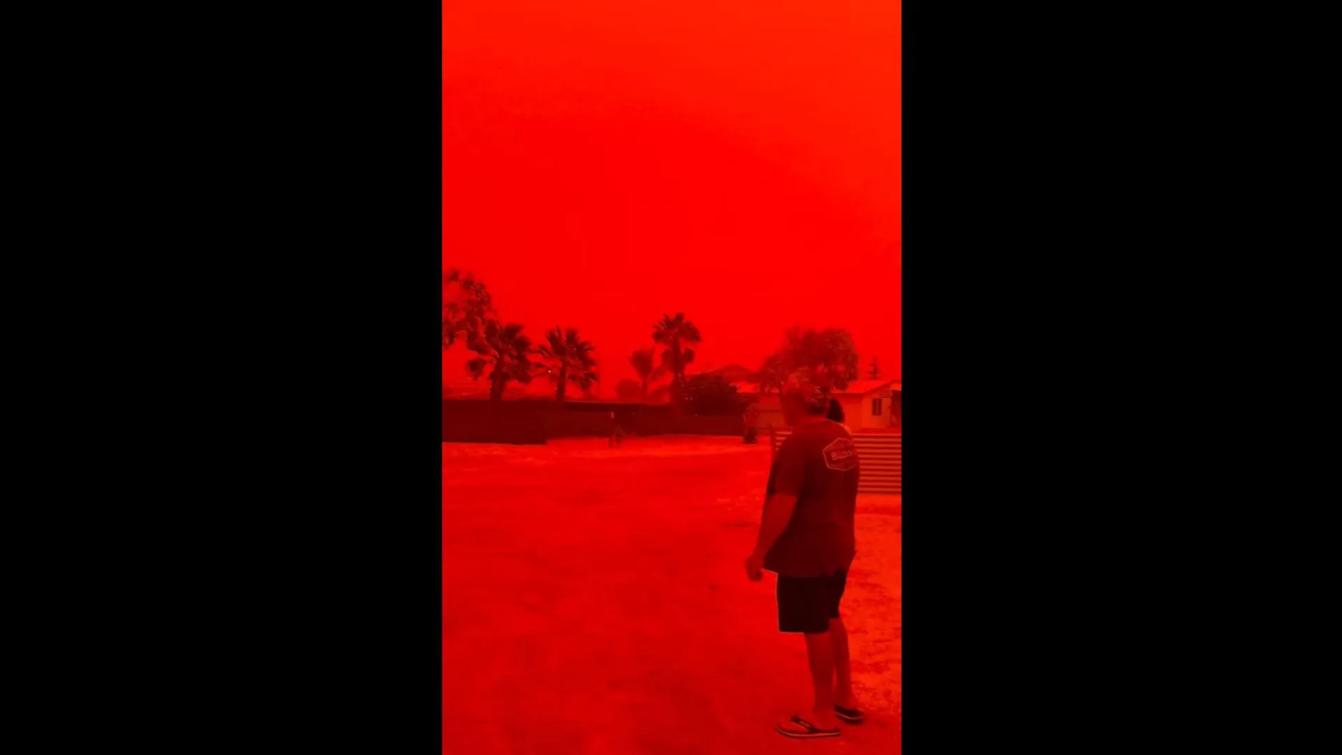 Ciclone deixa céu da Austrália com "tom vermelho assustador". Veja