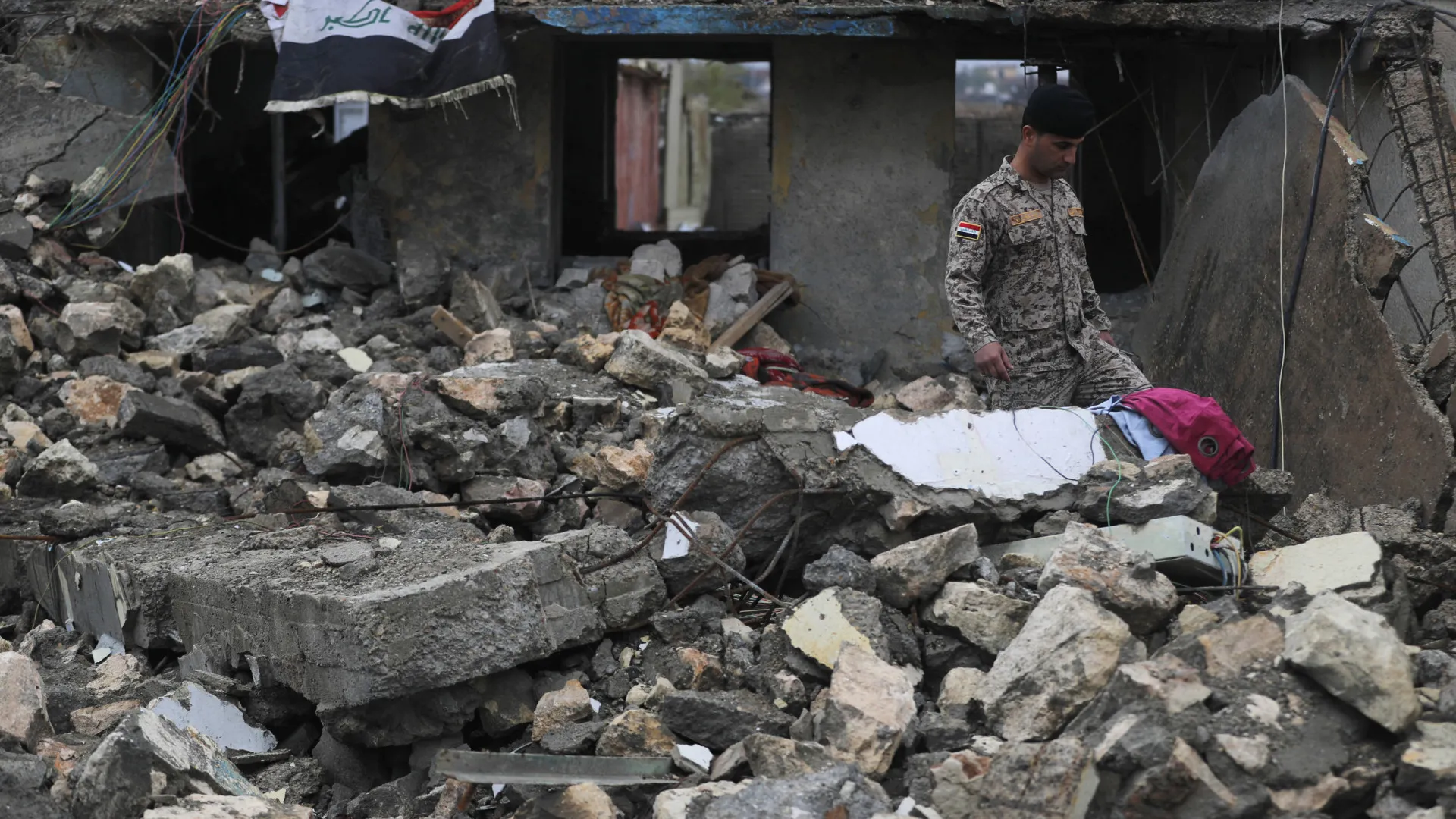 
                    Rússia captou imagens de satélite de base aérea dos EUA atacada pelo Irão
                