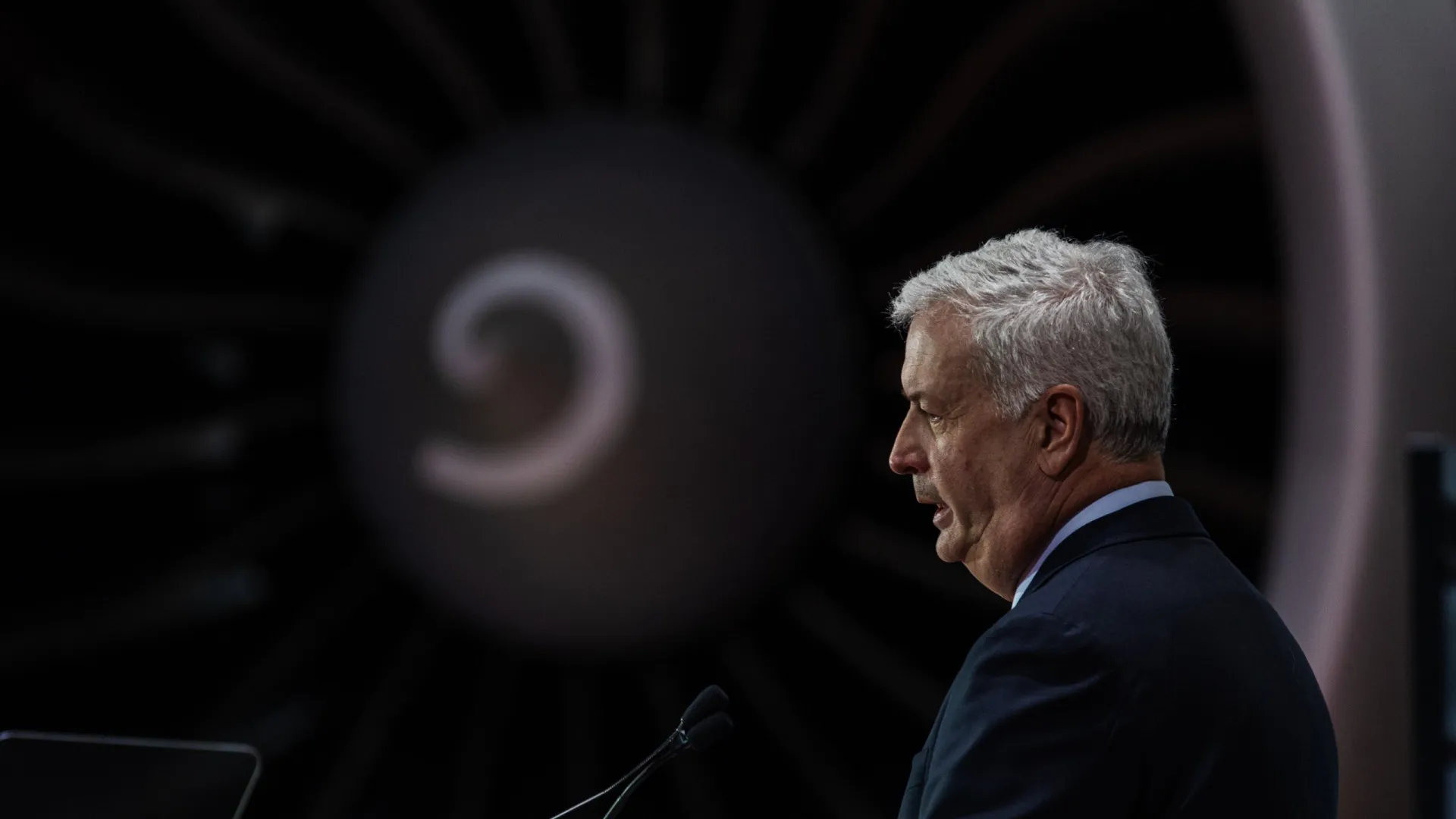 CEO da Air Canada sai após polémica com domínio da língua francesa