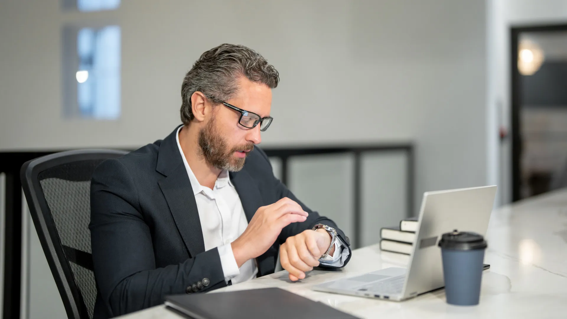 
                    Sentiu isto com a mudança da hora? Cuidado, pode ser sinal de demência
                