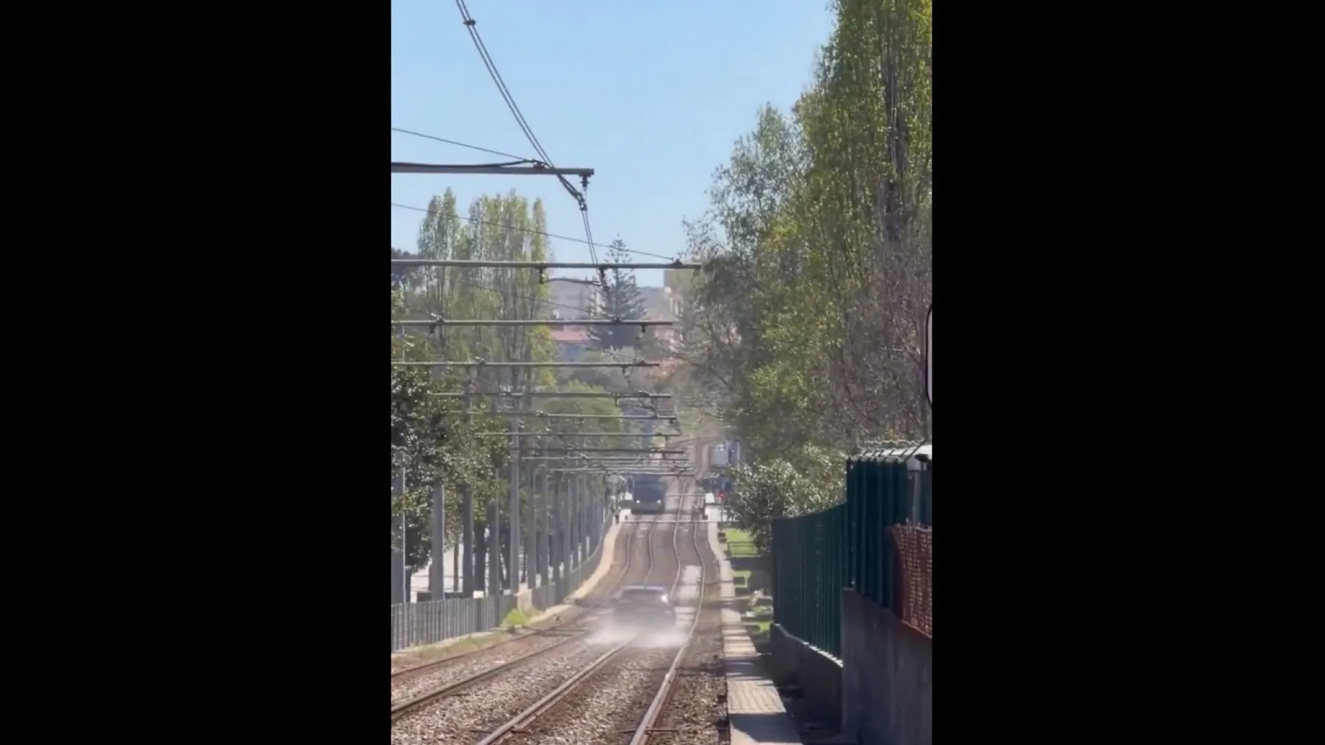 
                    Idoso percorreu de carro dois quilómetros da linha do Metro do Porto
                