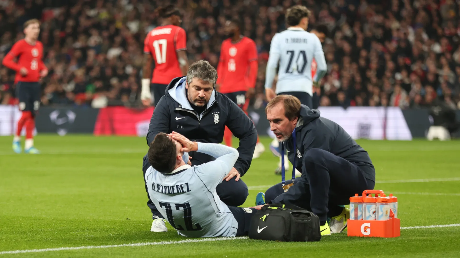 
                    Piquerez sofre uma lesão no tornozelo e fica com Mundial2026 em risco
                