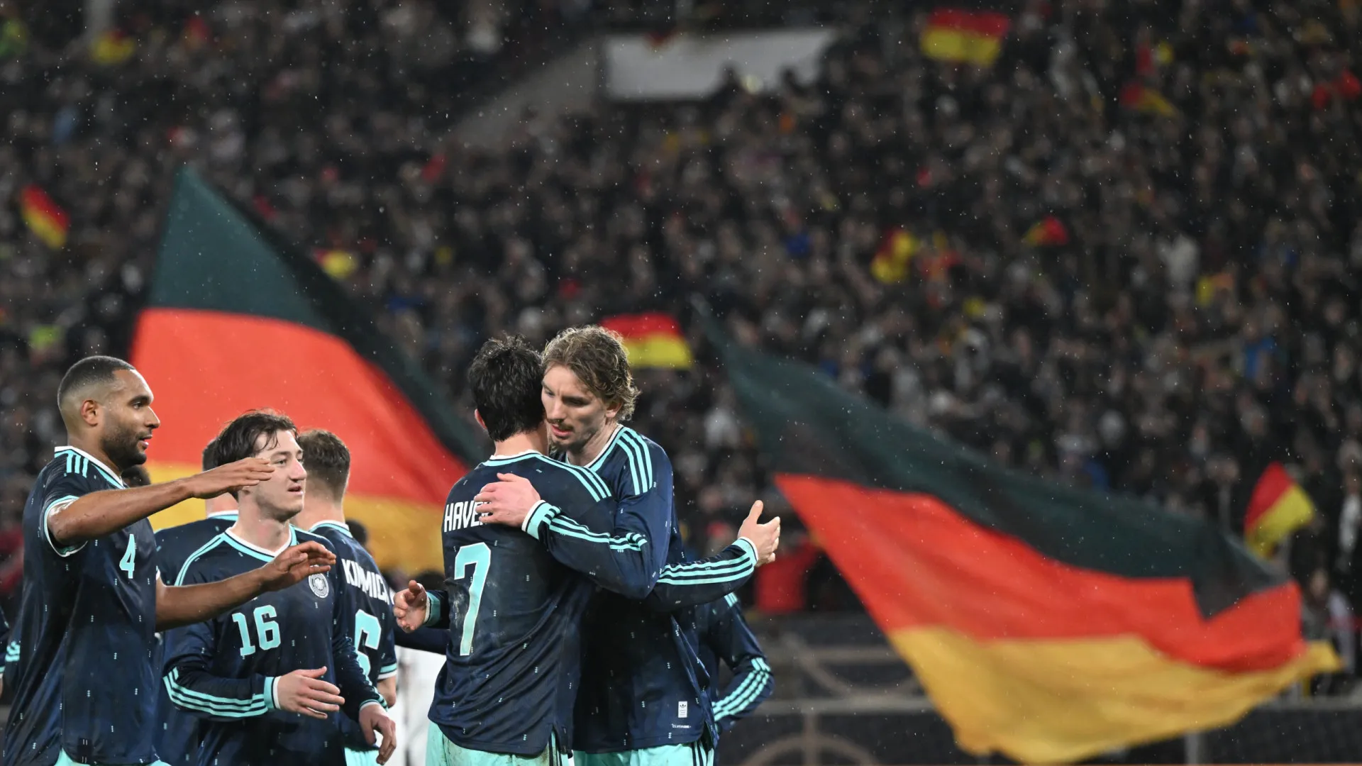 Ex-Sporting marca à Alemanha, mas Gana perde antes do Mundial2026