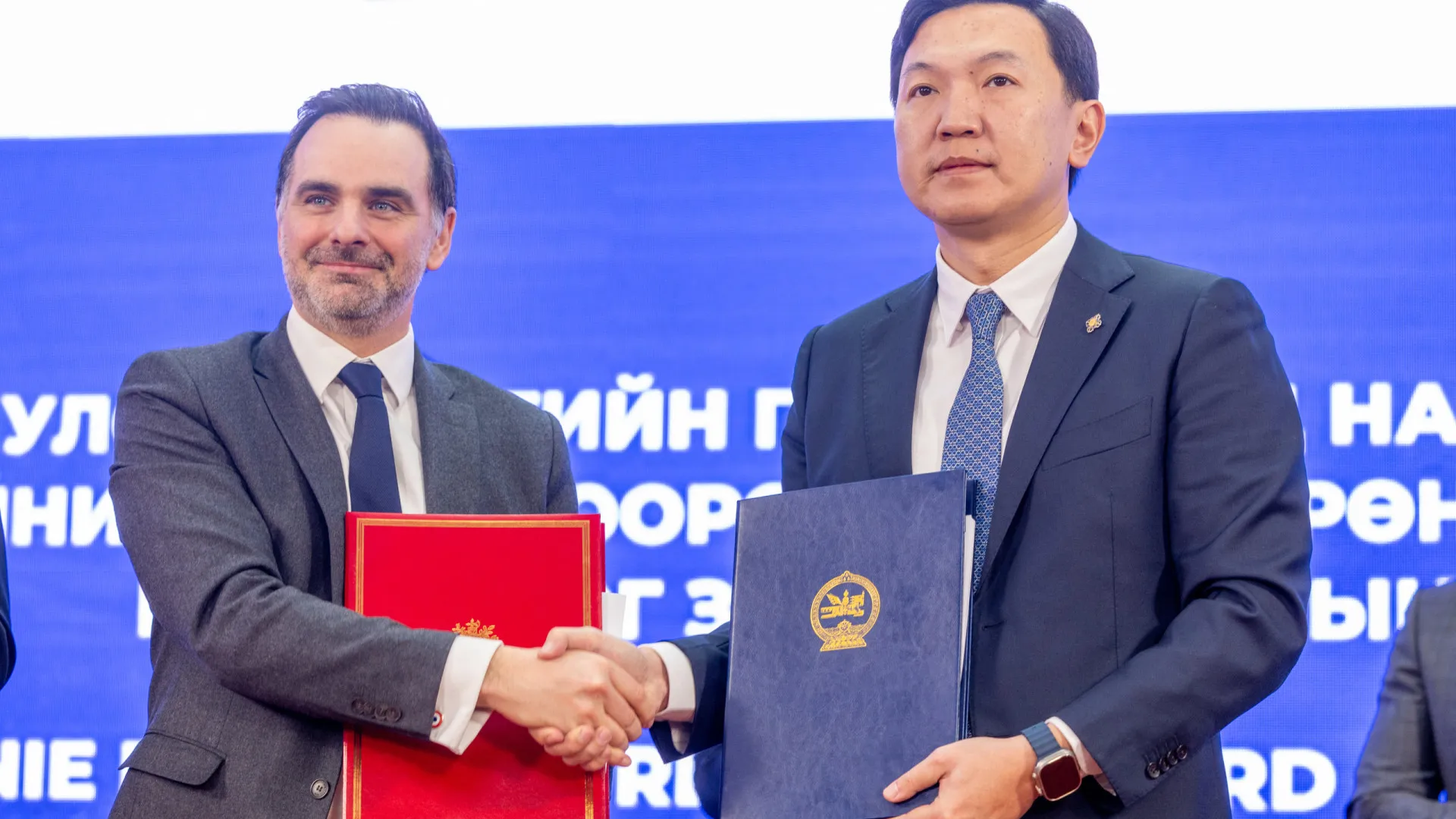 Mongólia elege Nyam-Osor Uchral como terceiro primeiro-ministro num ano