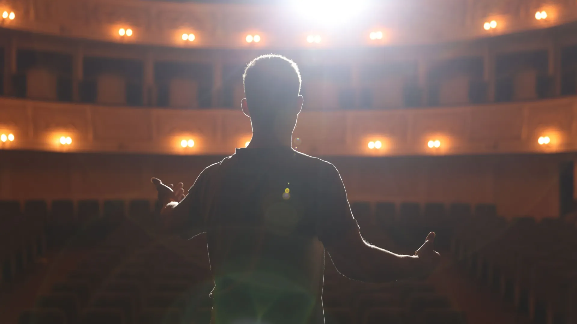 
                    Assédio nas artes é real. 