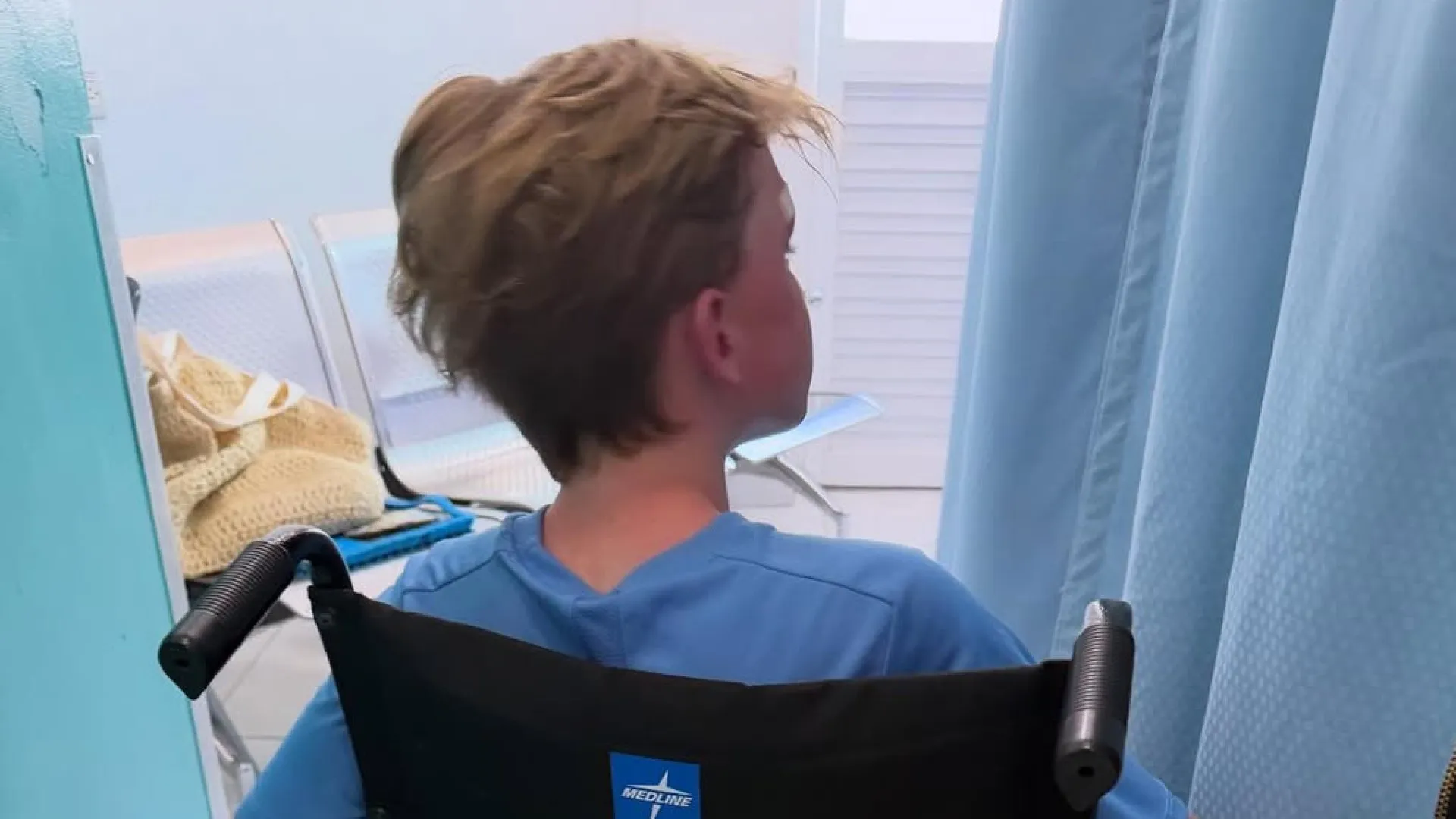 
                    Hilaria Baldwin revela que filho sofreu traumatismo craniano nas férias
                