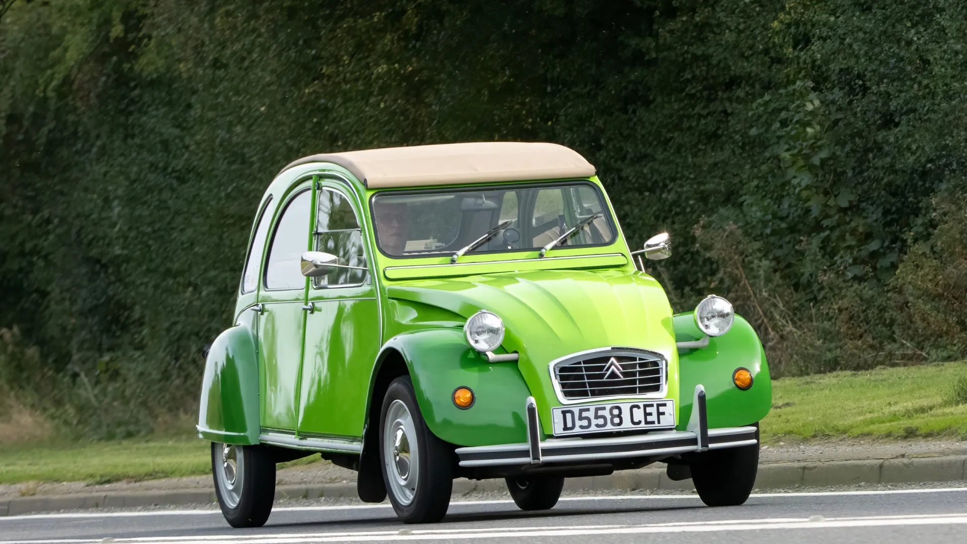 Icónico Citroën 2CV pode voltar como elétrico. "Concept" em outubro?