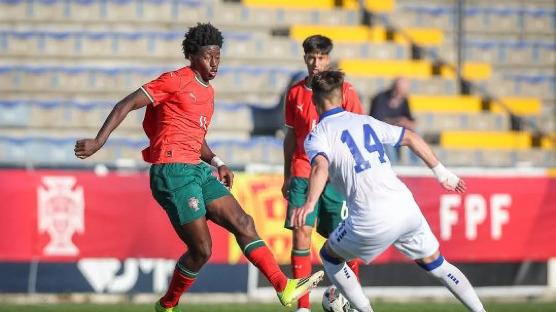 
                    Massacre. Portugal é humilhado por Inglaterra e está fora do Europeu
                