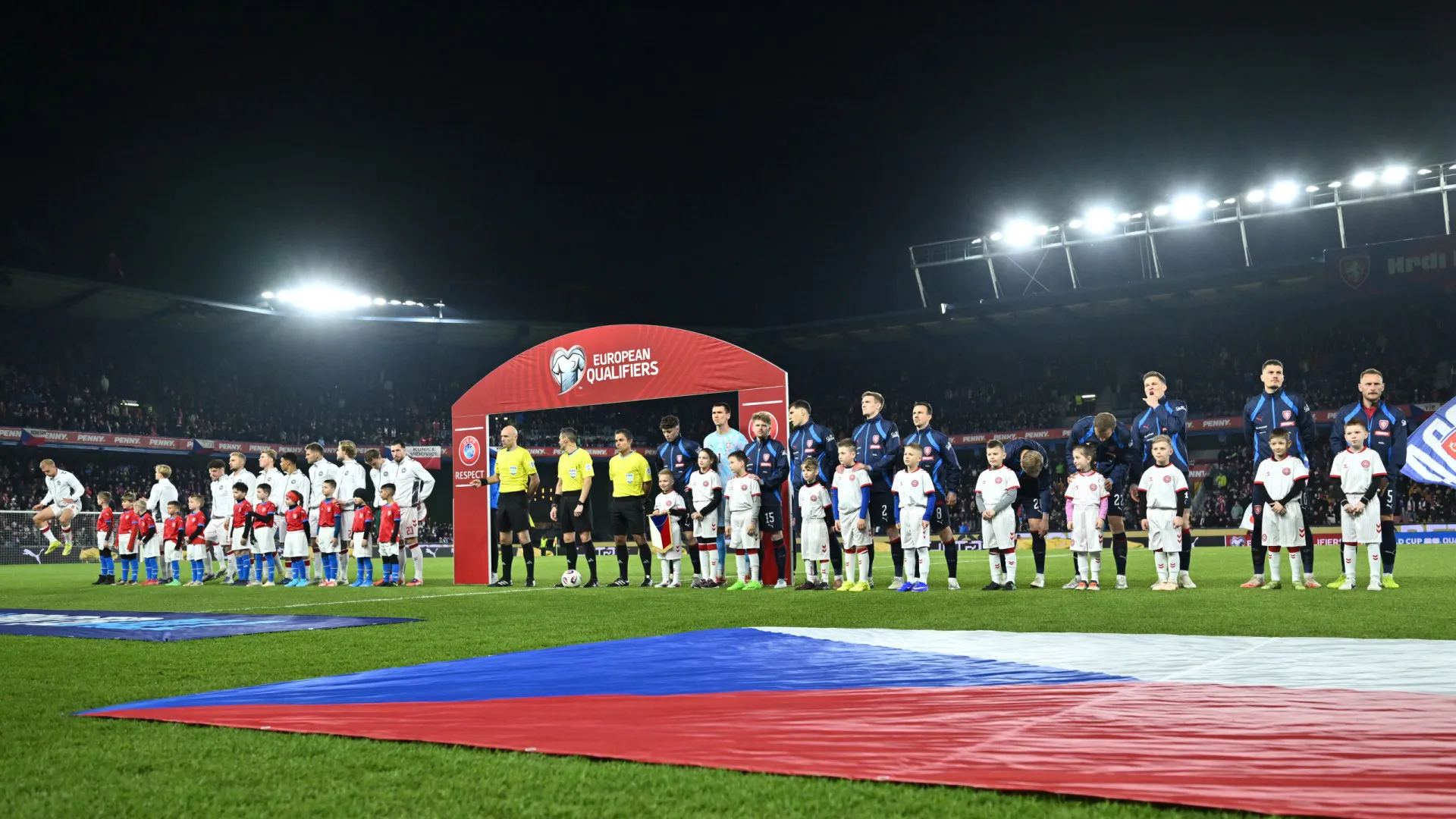 
                    EM DIRETO: Quem são os últimos apurados europeus rumo ao Mundial?
                