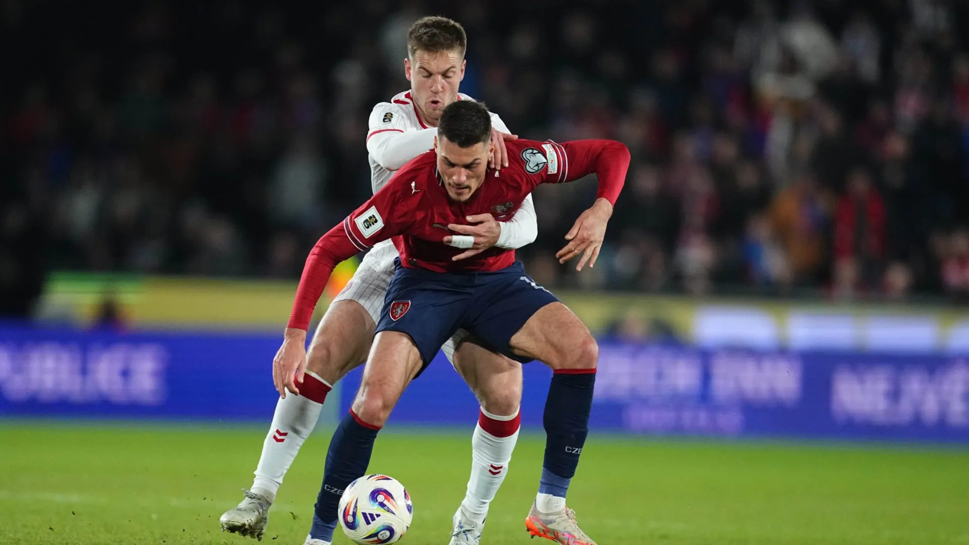 
                    EM DIRETO: Quem são os últimos apurados europeus rumo ao Mundial?
                