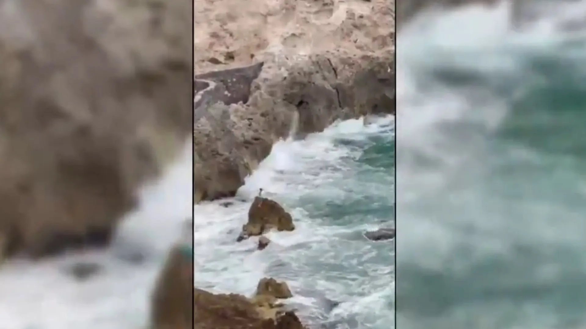 
                    Menor resgatado após ficar preso numa rocha no meio do mar em Melilla
                