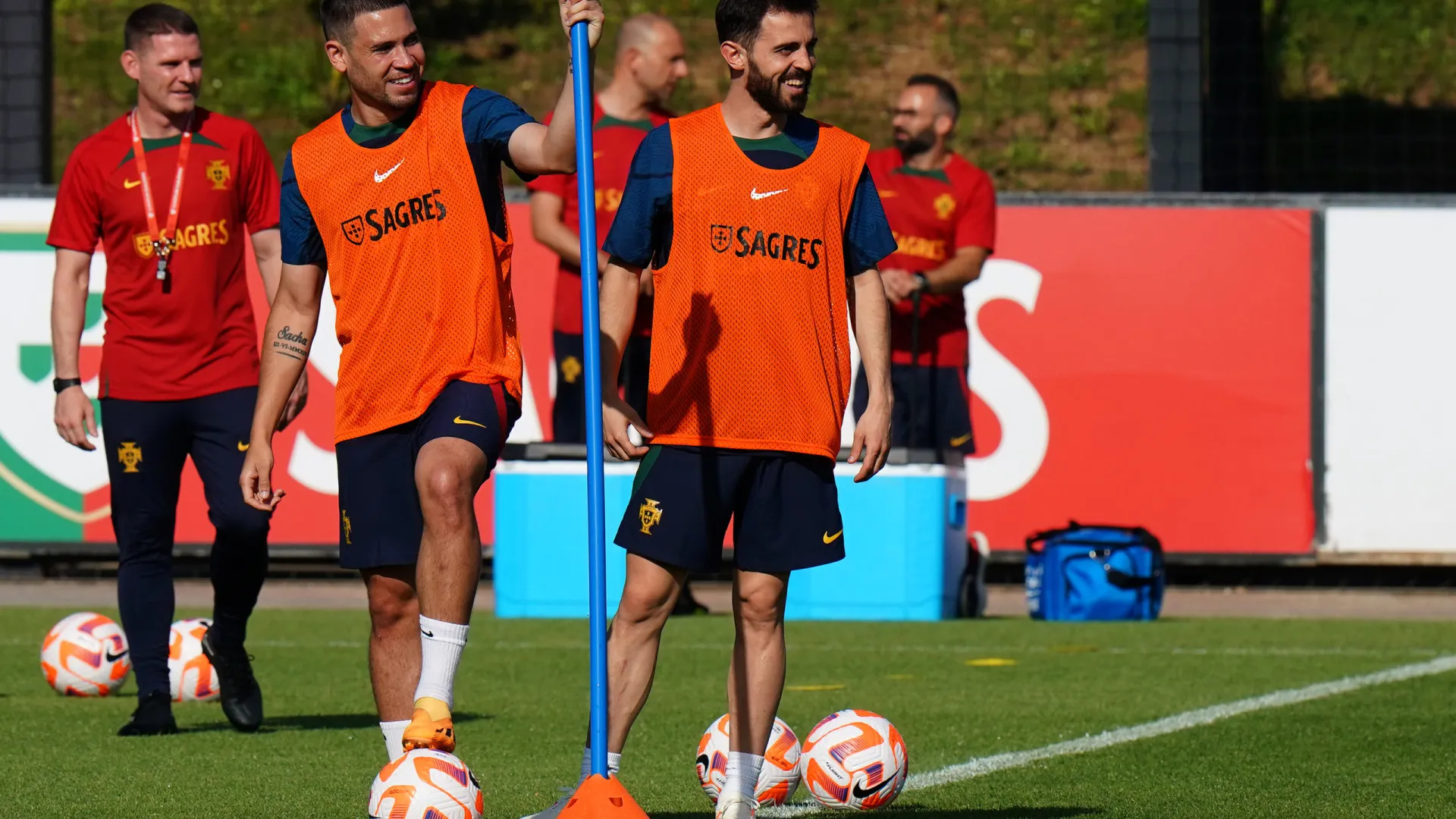 Juventus ao ataque. Os milhões que promete a Bernardo e Raphael Guerreiro