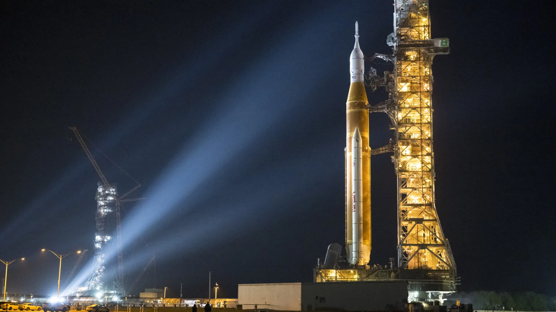 
                    Artemis II: NASA lança 1.ª missão tripulada à Lua em mais de 50 anos
                