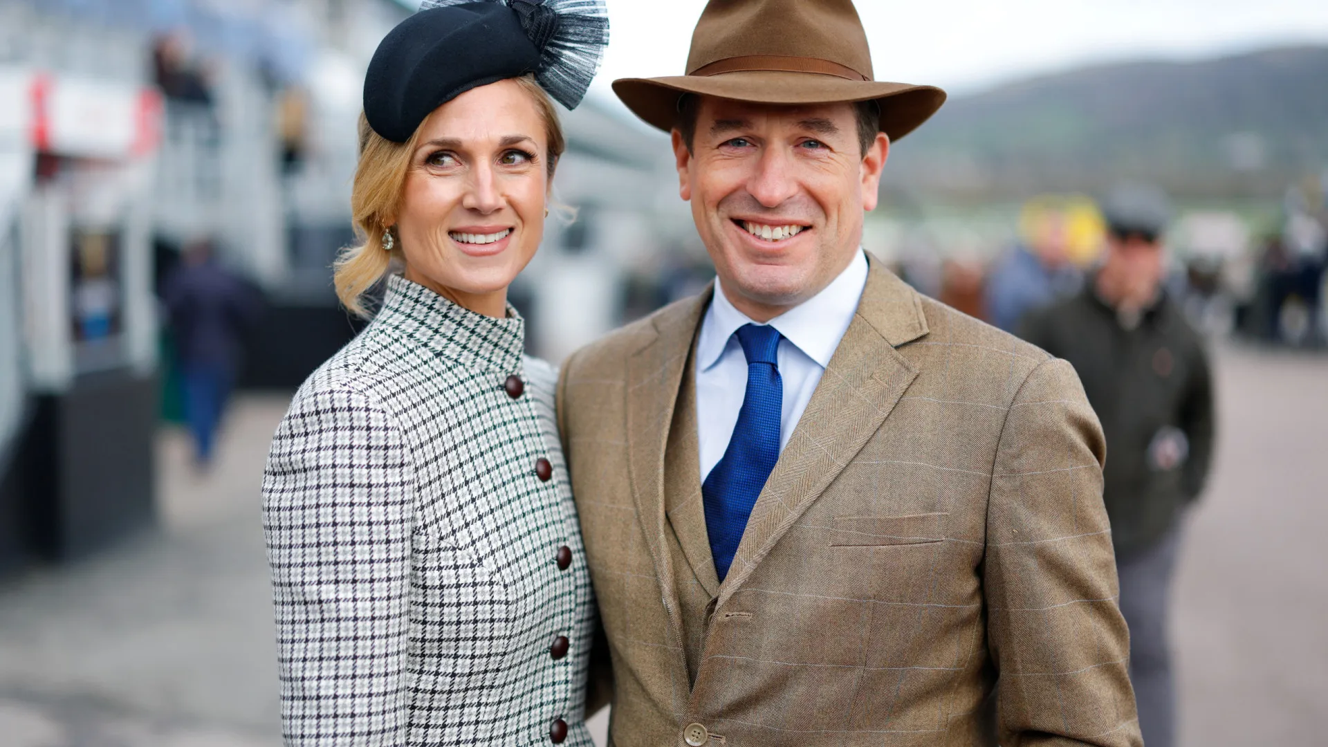 
                    Vem aí boda real. Neto mais velho de Isabel II casa-se em junho
                