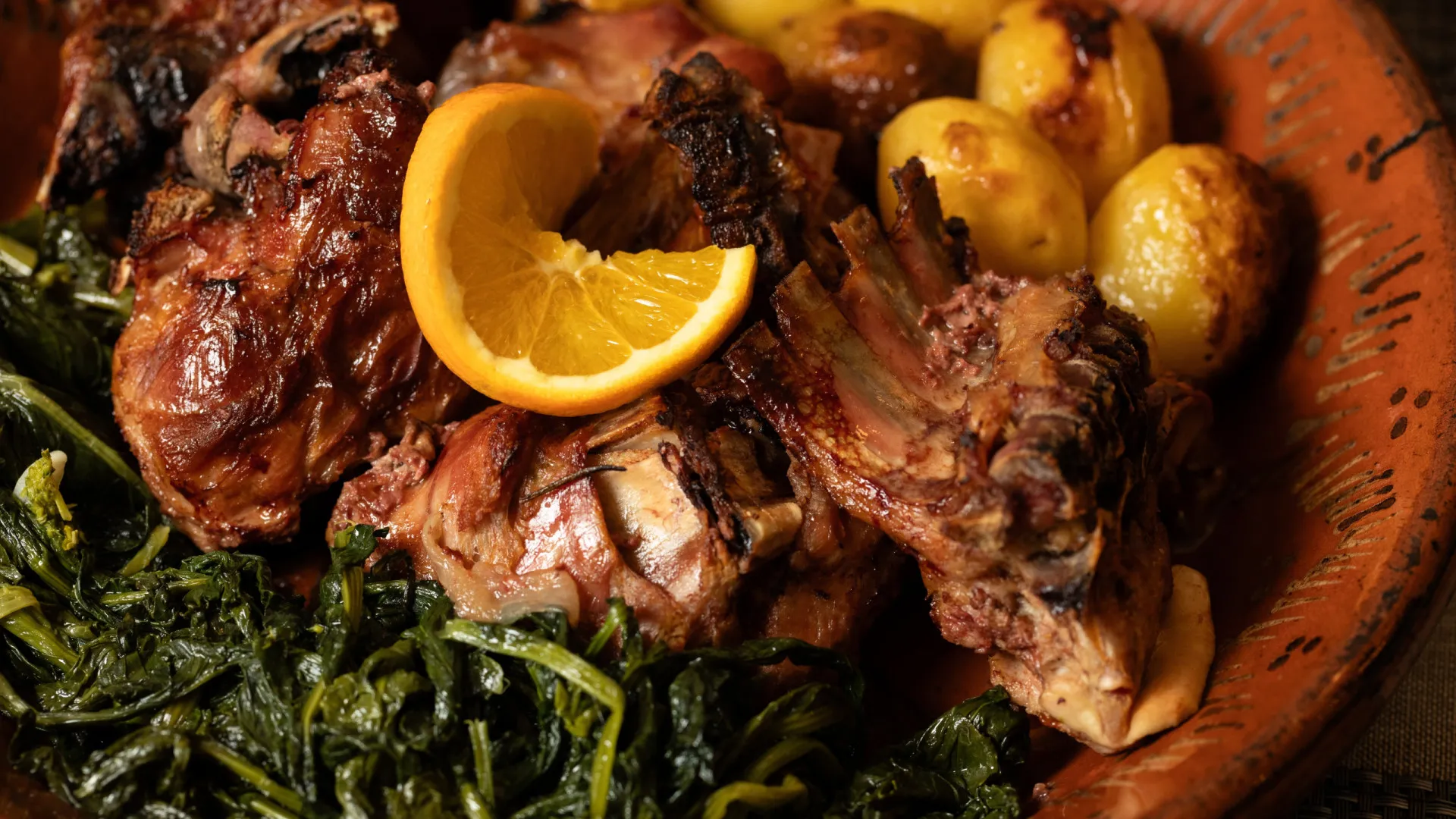 
                    Marinada perfeita para o cabrito: 3 chefs portugueses desvendam segredos
                