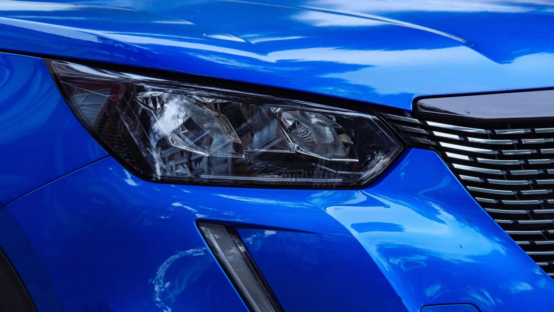 
                    Mercado automóvel: Os líderes de vendas em março e no primeiro trimestre
                