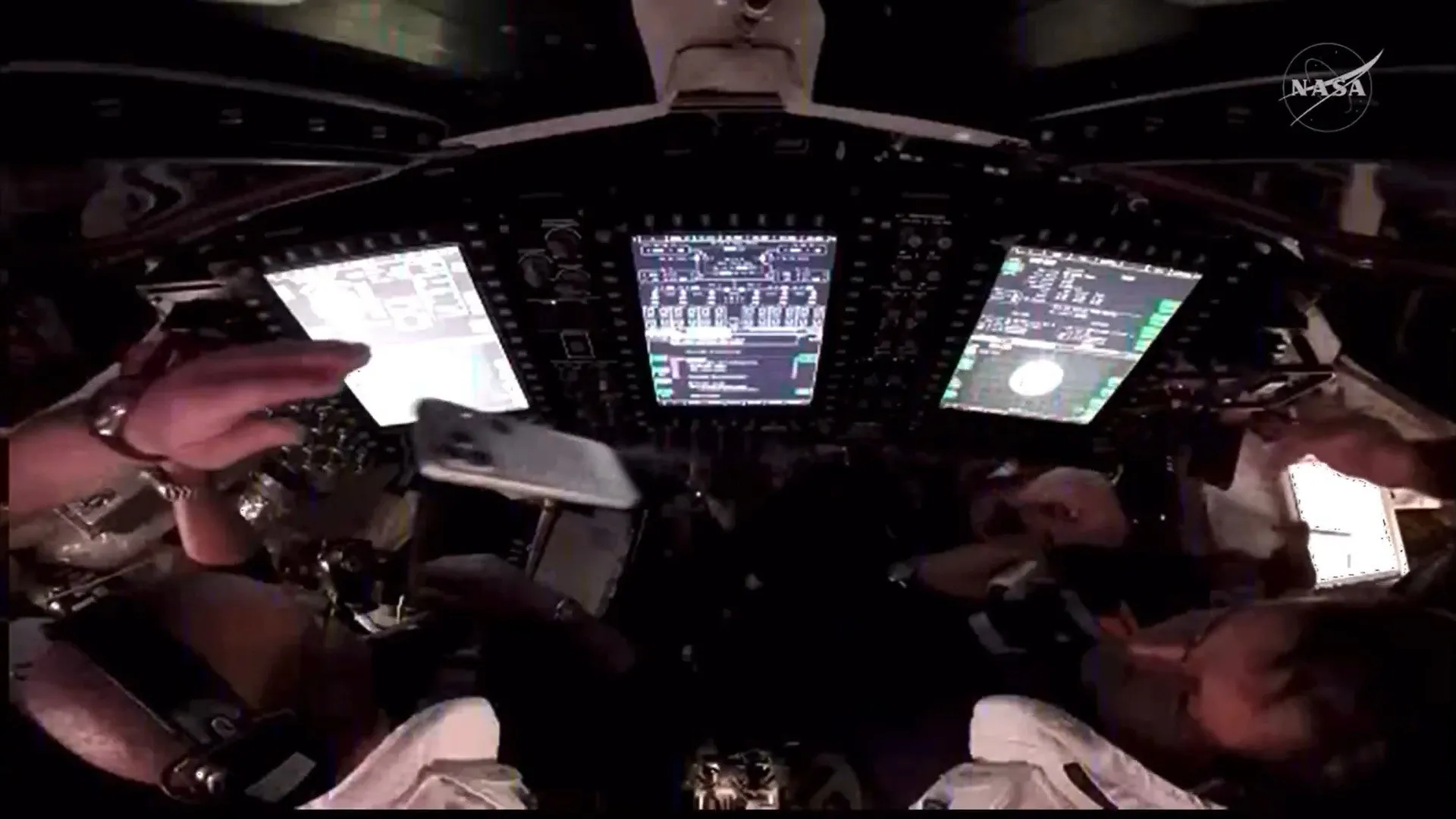 
                    Artemis II. Vídeo mostra astronauta a 